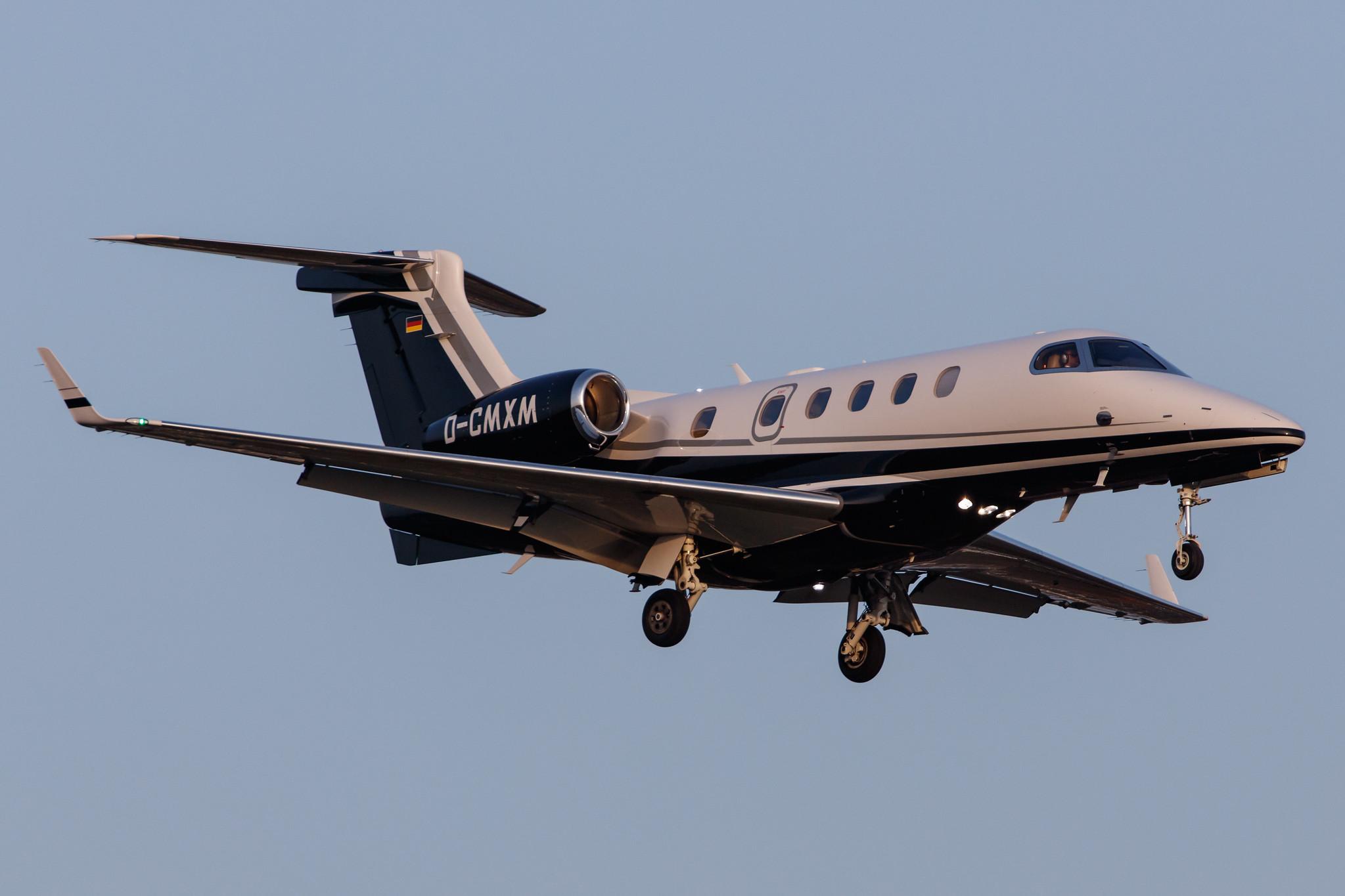 Hamburg Airport: Air Hamburg (/ AHO) |  Embraer Phenom 300 E55P | D-CMXM | MSN 50500561