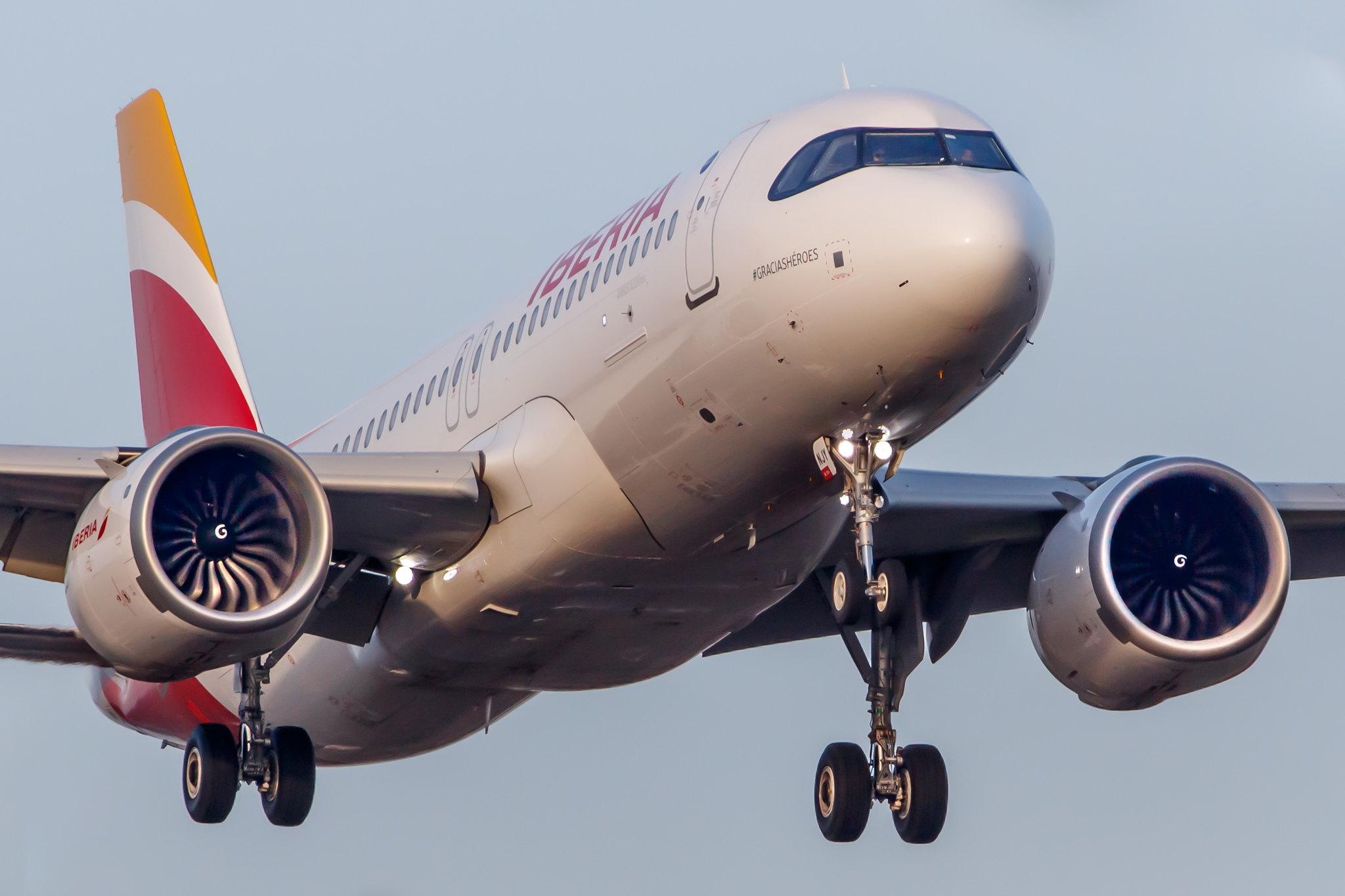 Hamburg Airport: Iberia (IB / IBE) |  Airbus A320-251N A20N | EC-NJY | MSN 10135