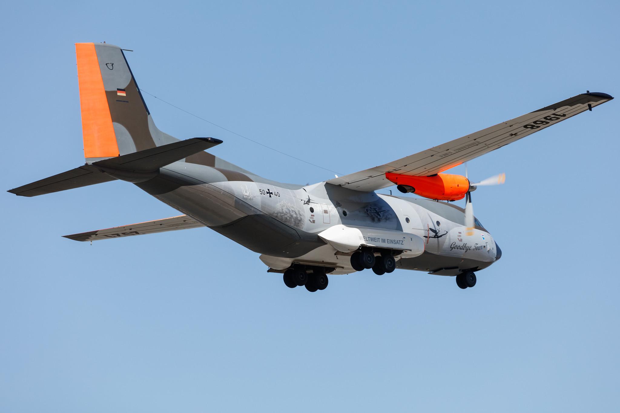 Hamburg Airport: German Air Force (/ GAF) | Transall C-160D C160 | 50+40 | MSN D62