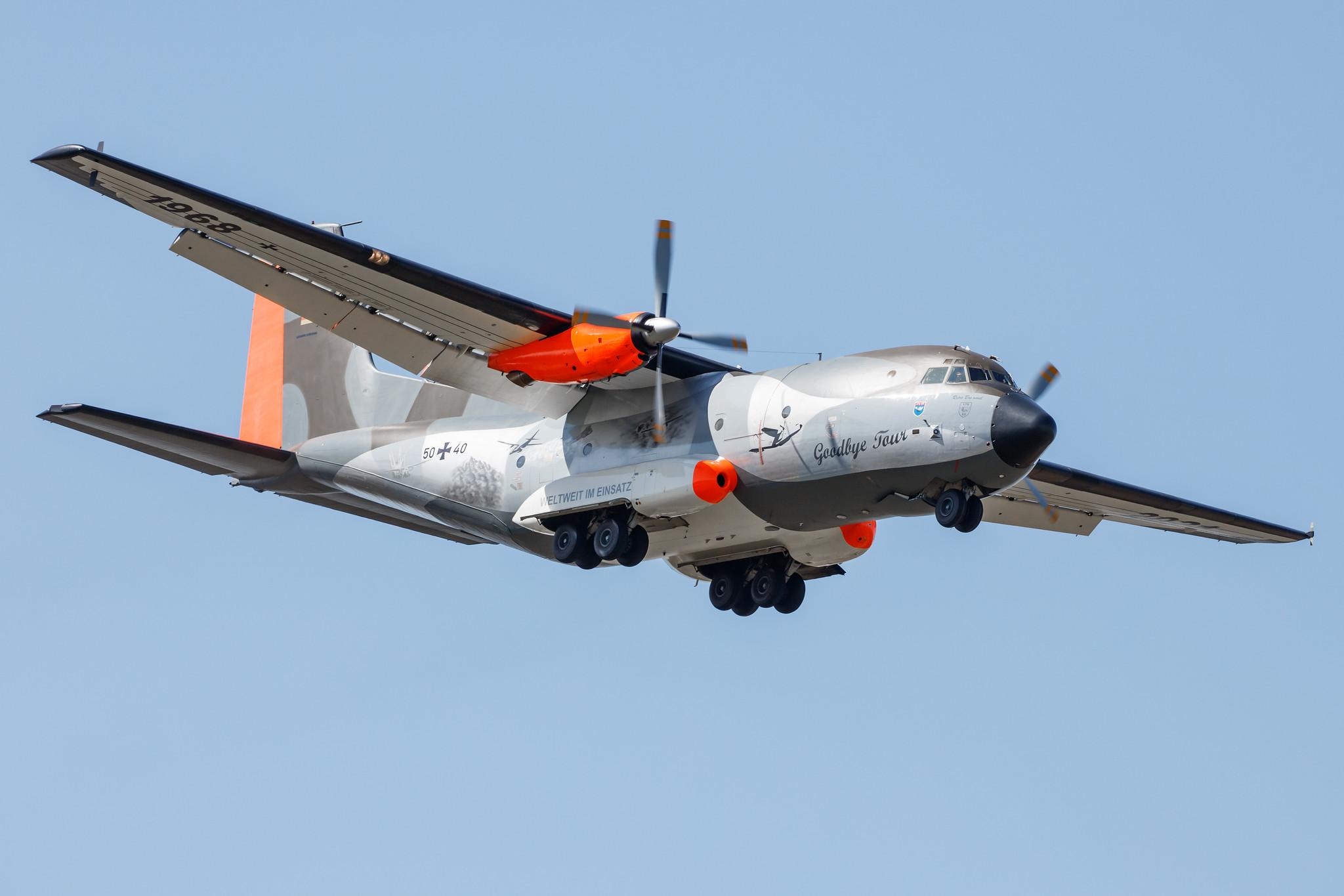 Hamburg Airport: German Air Force (/ GAF) | Transall C-160D C160 | 50+40 | MSN D62