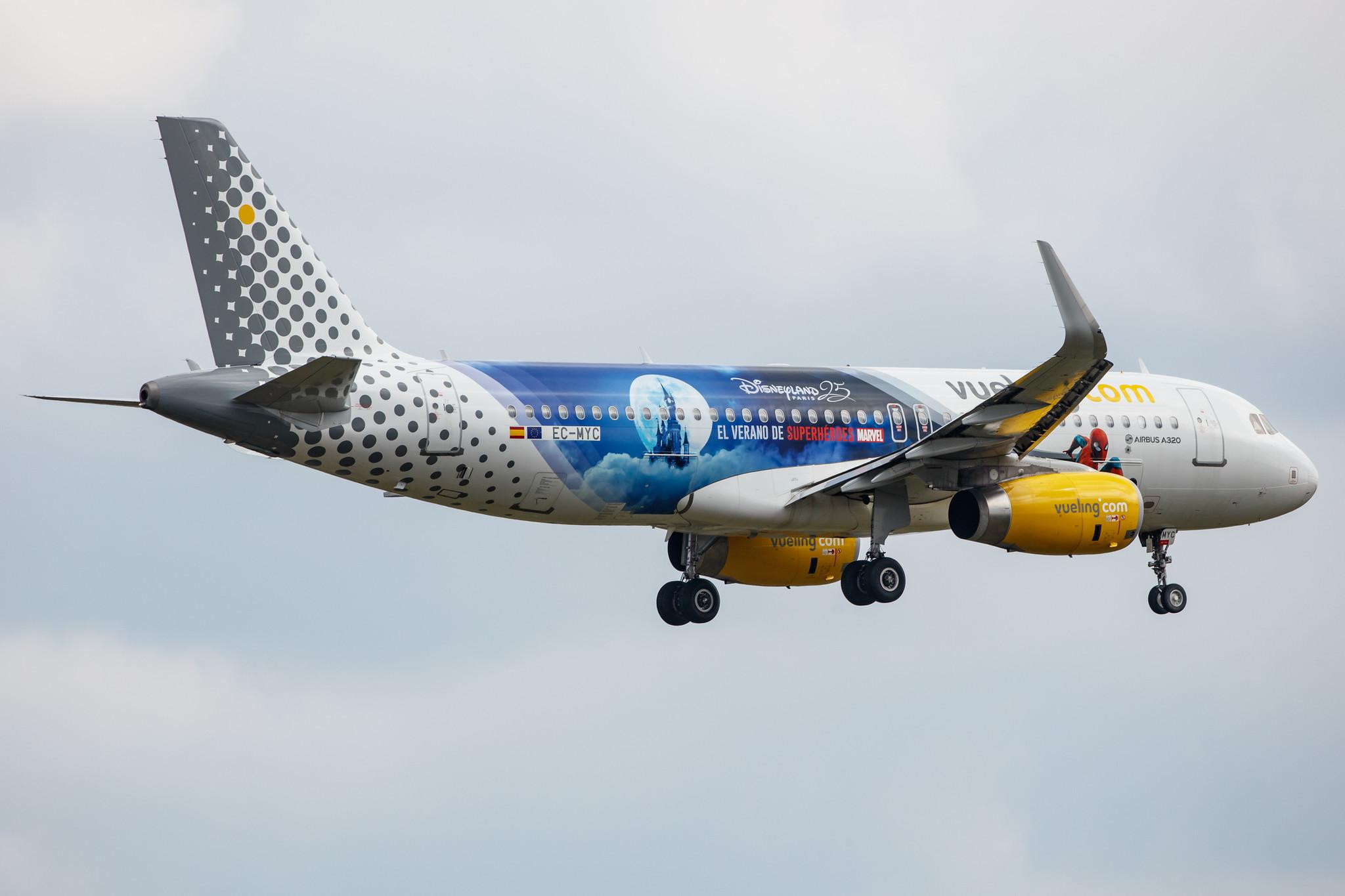 Hamburg Airport: Vueling (VY / VLG) |  Livery: Disneyland Paris Livery |  Airbus A320-232 A320 | EC-MYC | MSN 8238