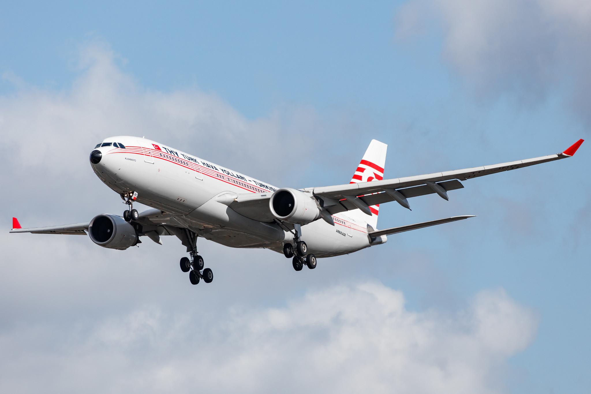 Hamburg Airport: Turkish Airlines (TK / THY) |  Livery: Retro Livery |  Airbus A330-203 A332 | TC-JNC | MSN 0742