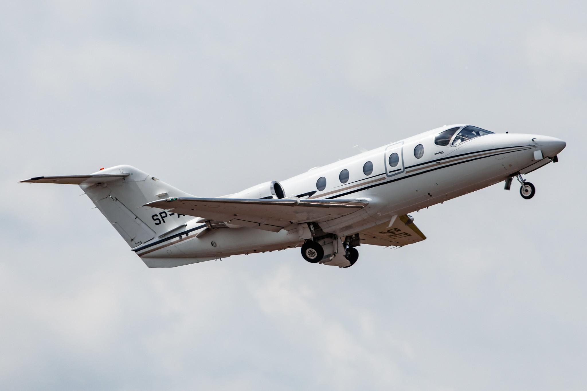 Hamburg Airport: Smart Jet |  Hawker Beechcraft 400XP BE40 | SP-ATT | MSN RK-480