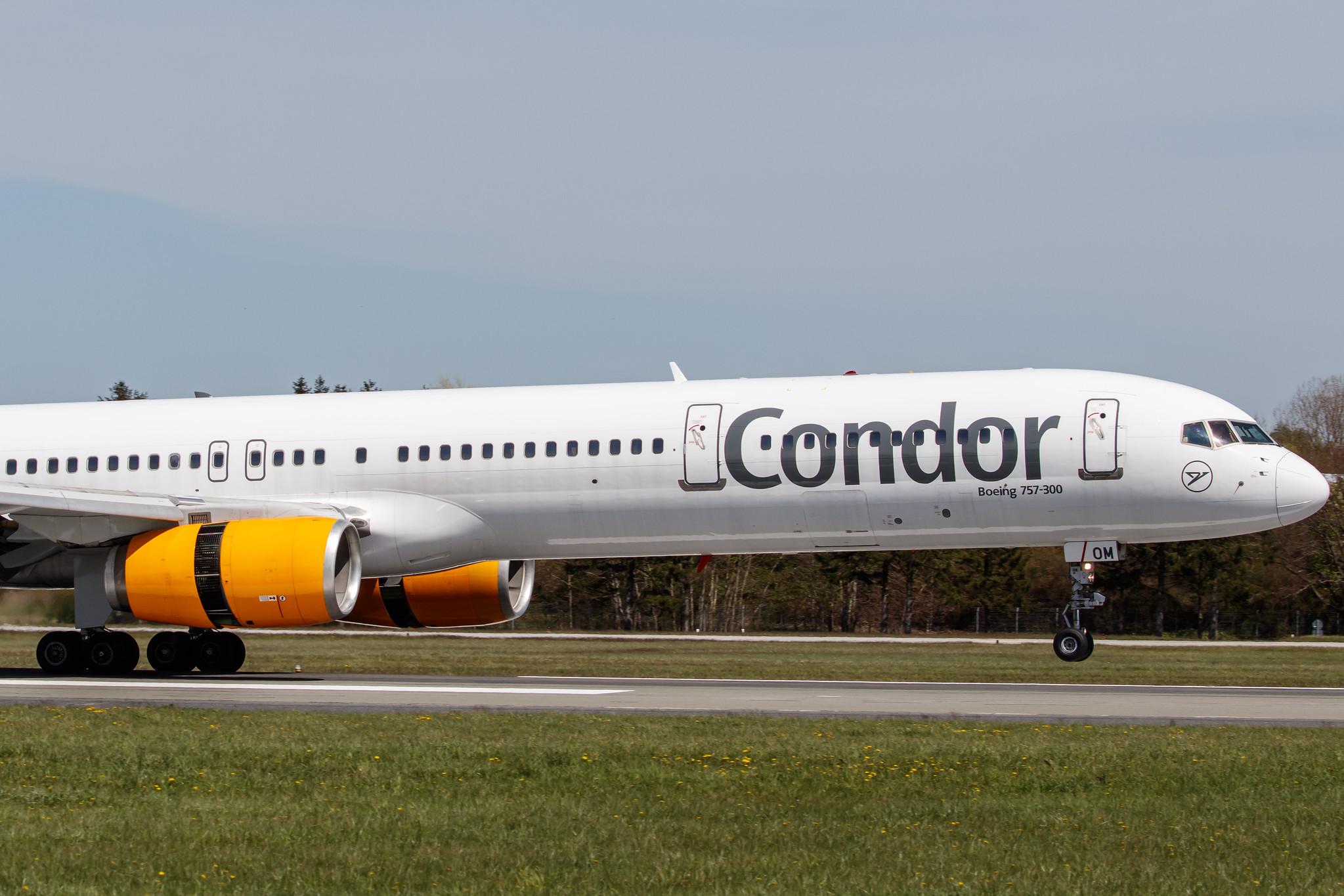 Hamburg Airport: Condor (DE / CFG) |  Boeing 757-330 B753 | D-ABOM | MSN 29022