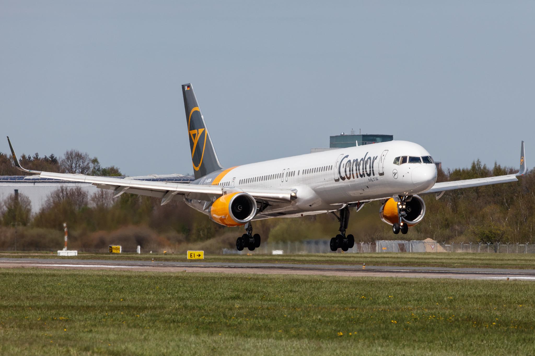 Hamburg Airport: Condor (DE / CFG) |  Boeing 757-330 B753 | D-ABOM | MSN 29022
