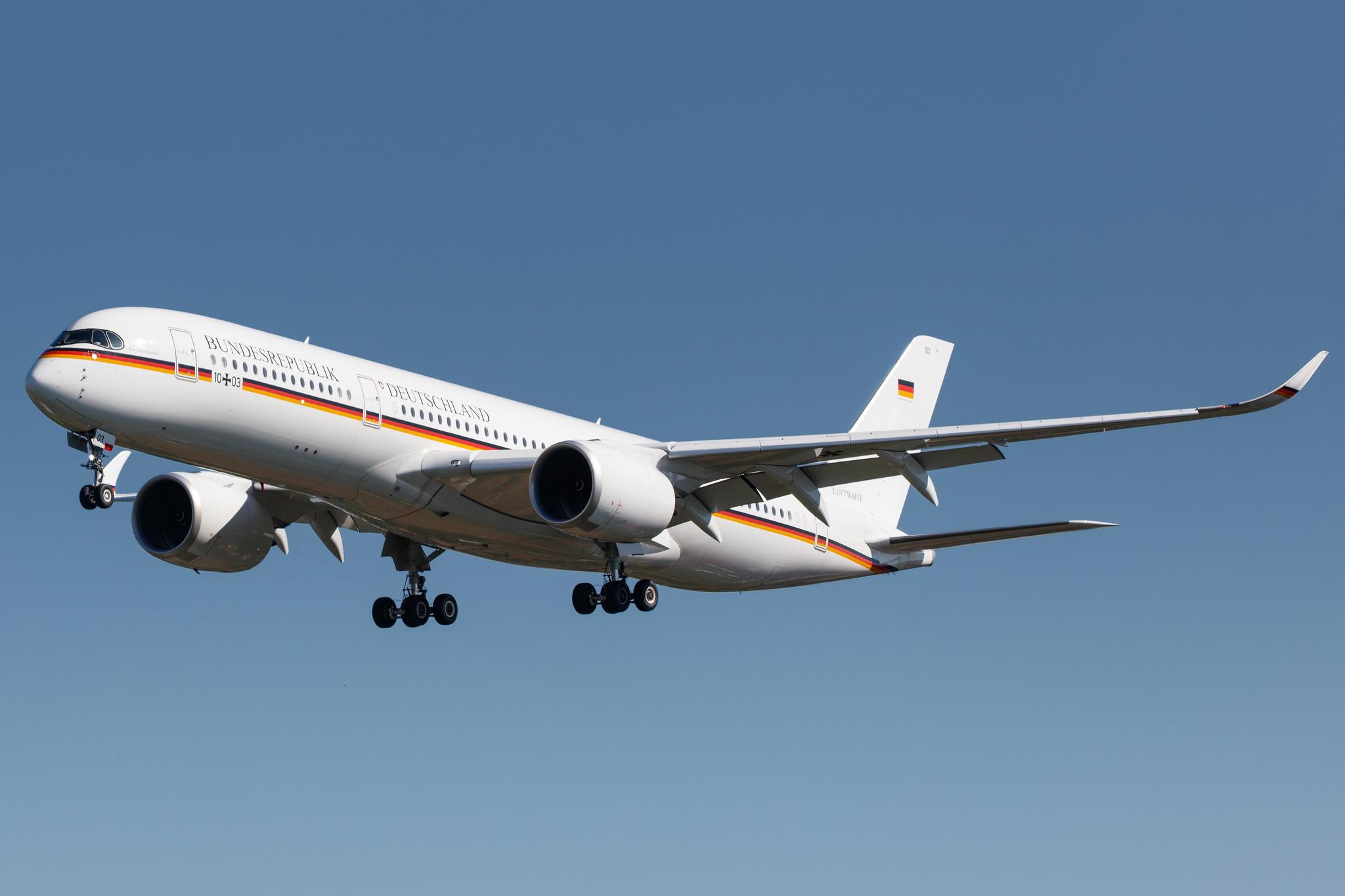 Hamburg Airport: German Air Force (/ GAF) |  Airbus A350-941 A359 | 10+03 | MSN 416