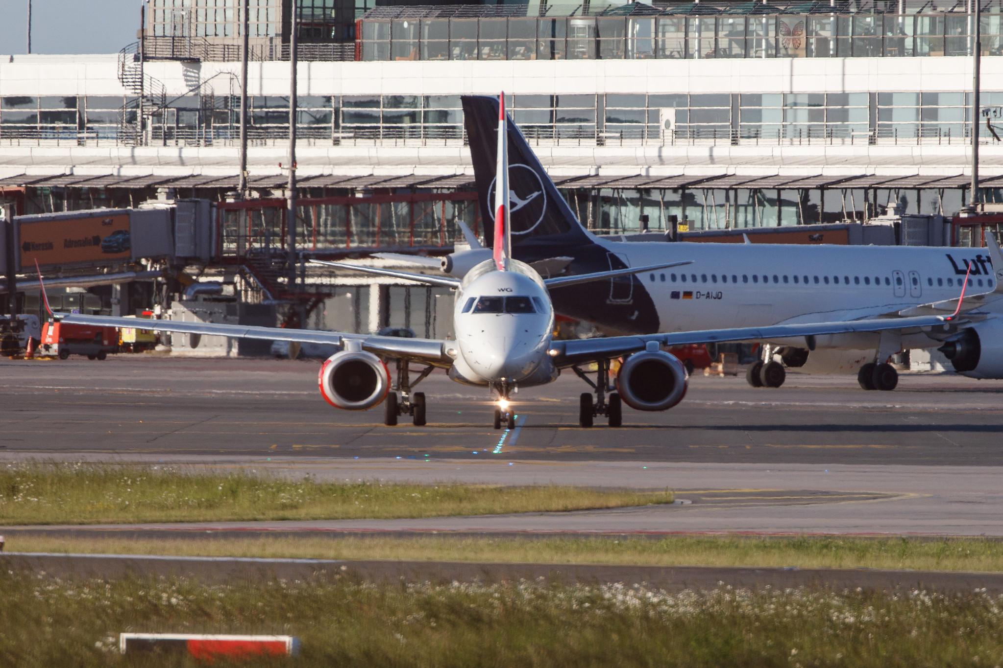 Hamburg Airport: Austrian Airlines (OS / AUA) |  Embraer E195LR E195 | OE-LWG | MSN 19000464