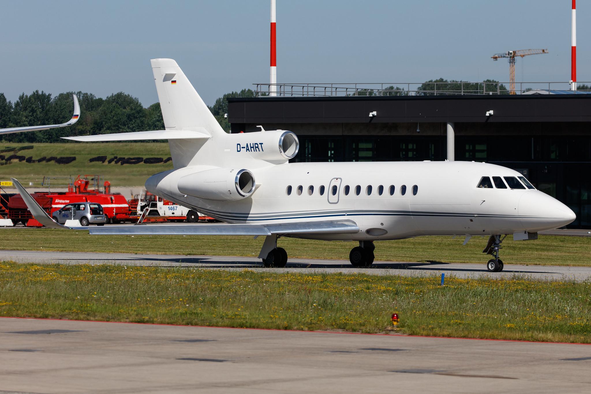 Hamburg Airport: Heron Luftfahrt |  Dassault Falcon 900LX F900 | D-AHRT | MSN 266