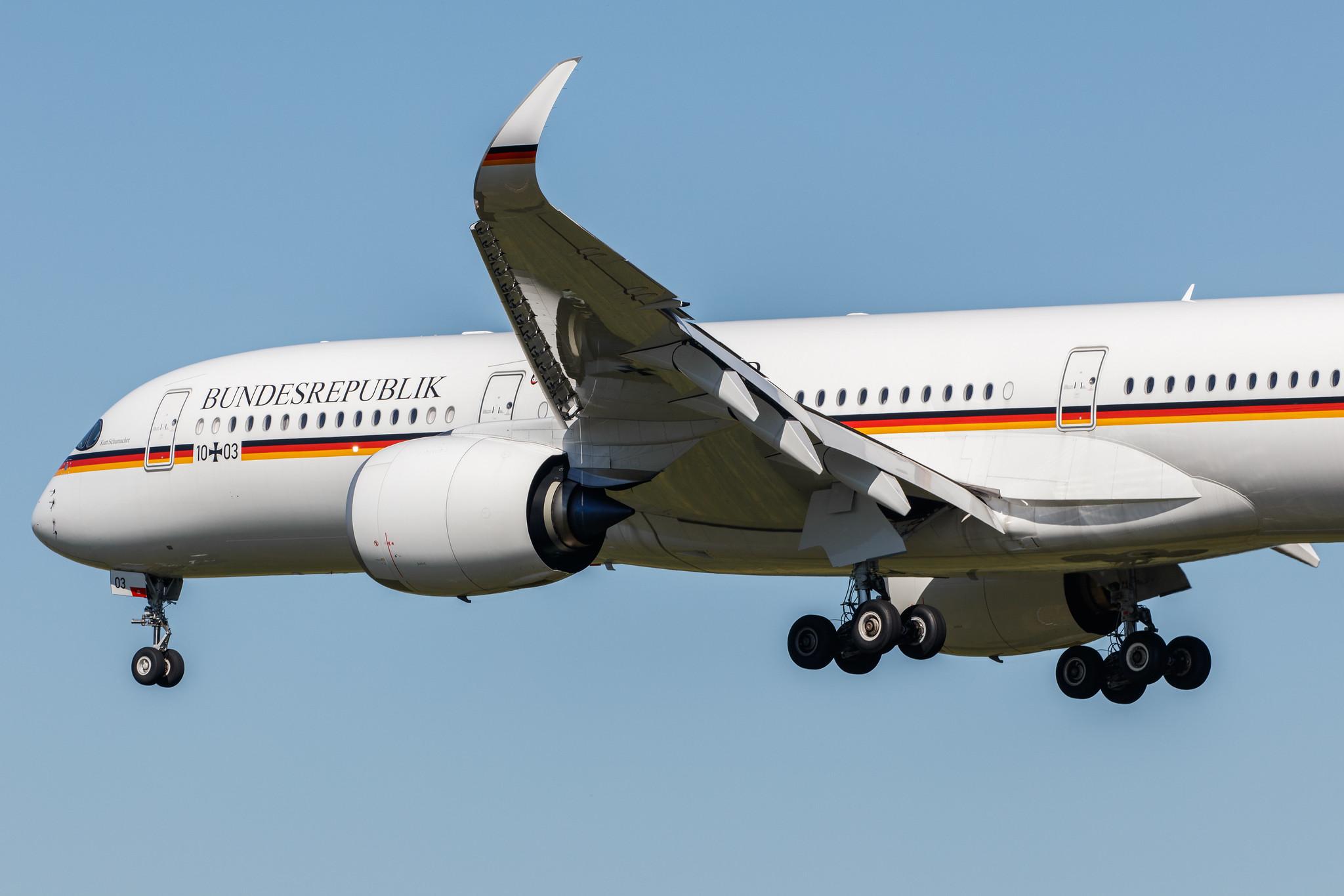 Hamburg Airport: German Air Force (/ GAF) |  Airbus A350-941 A359 | 10+03 | MSN 416