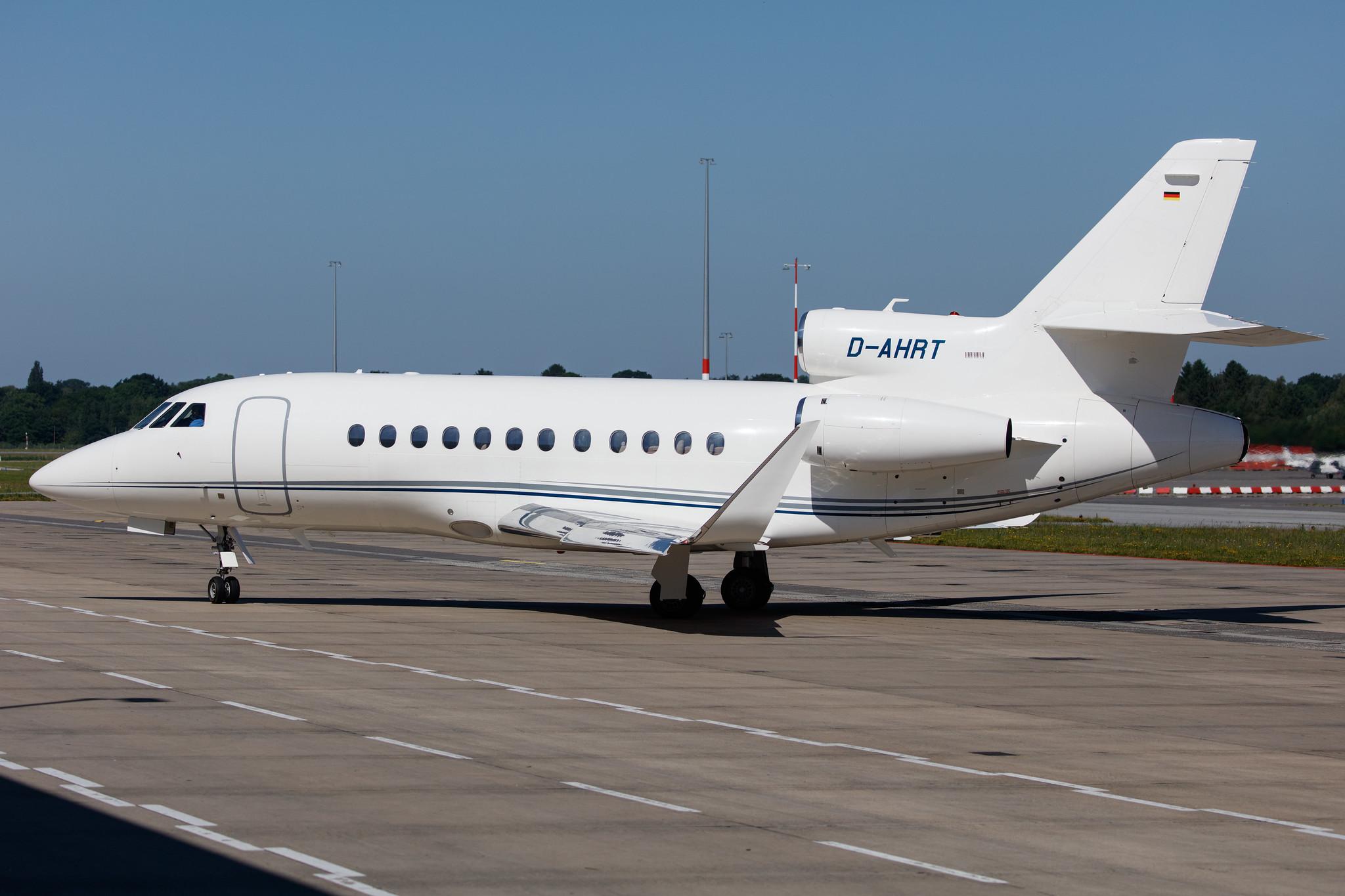 Hamburg Airport: Heron Luftfahrt |  Dassault Falcon 900LX F900 | D-AHRT | MSN 266