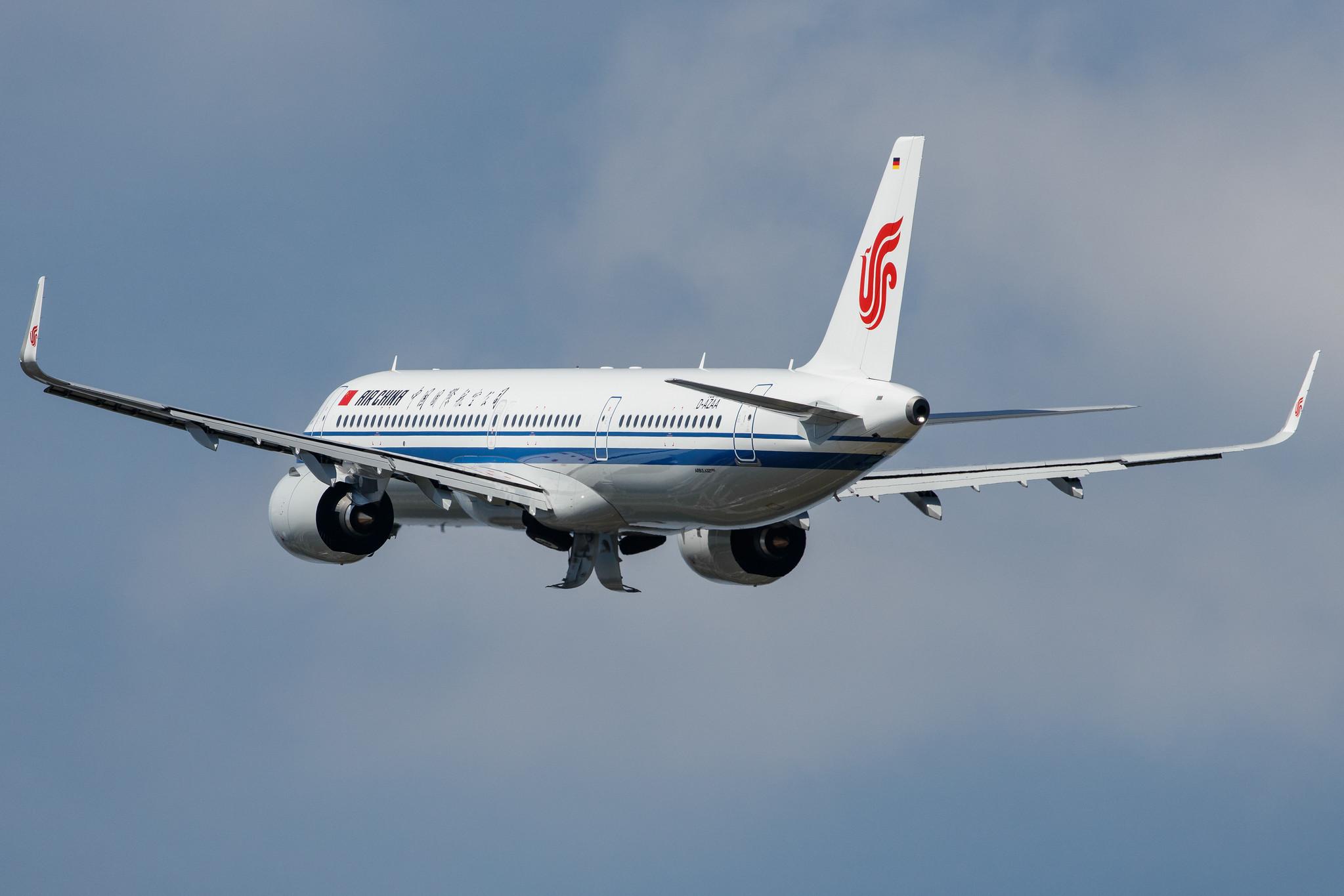 Hamburg Airport: Air China (CA / CCA) |  Airbus A321-272NX A21N | D-AZAA | MSN 10347
