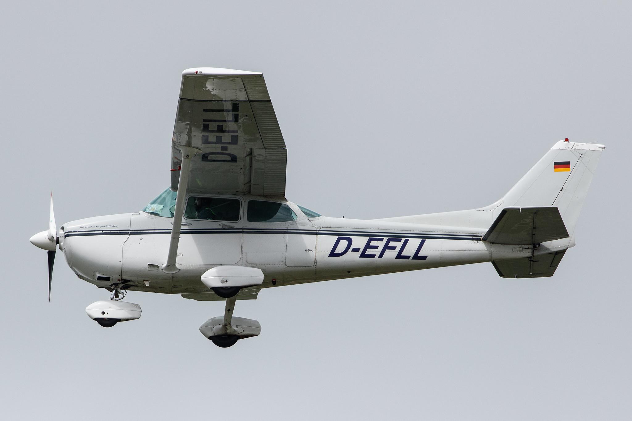 Hamburg Airport: Private owner |  Cessna 172P Skyhawk C172 | D-EFLL | MSN 172-75489
