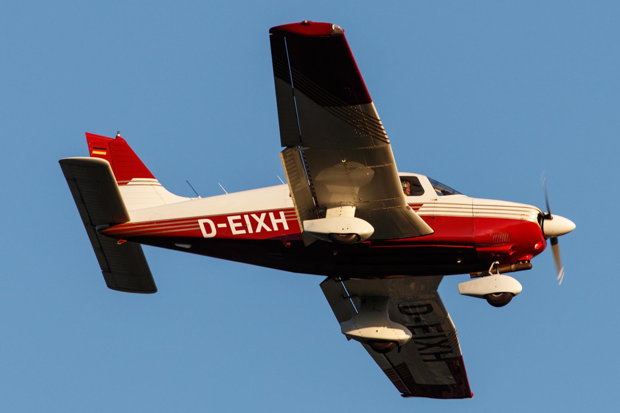 Hamburg Airport: Private owner |  Piper PA-28-181 Archer II P28A | D-EIXH | MSN 2890191