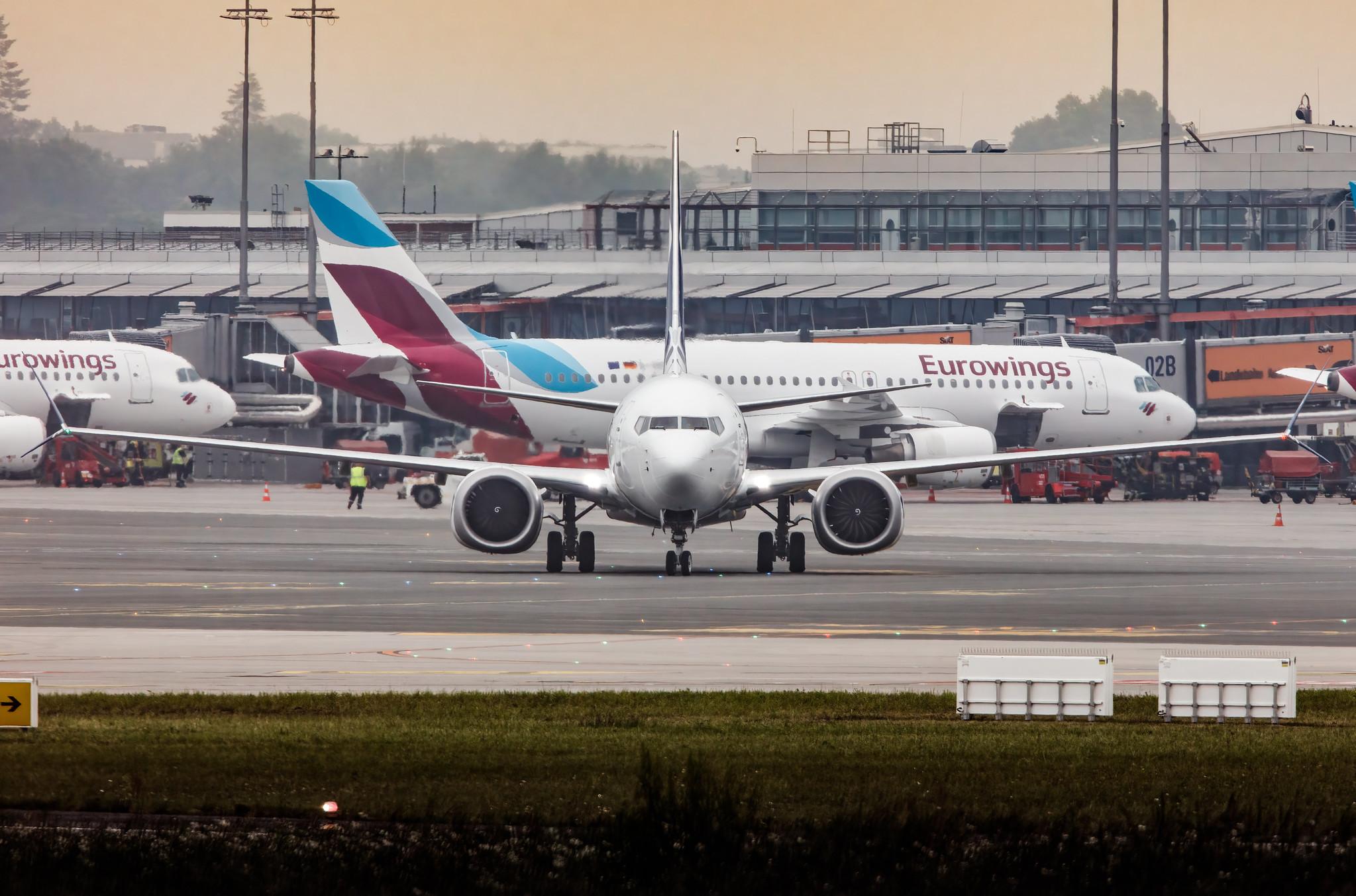 Hamburg Airport: Blue Air (0B / BLA) |  Boeing 737 MAX 8 B38M | YR-MXA | MSN 43309