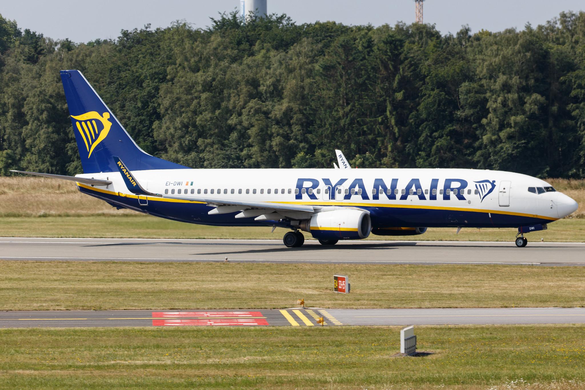 Hamburg Airport: Ryanair (FR / RYR) |  Boeing 737-8AS B738 | EI-DWI | MSN 33643