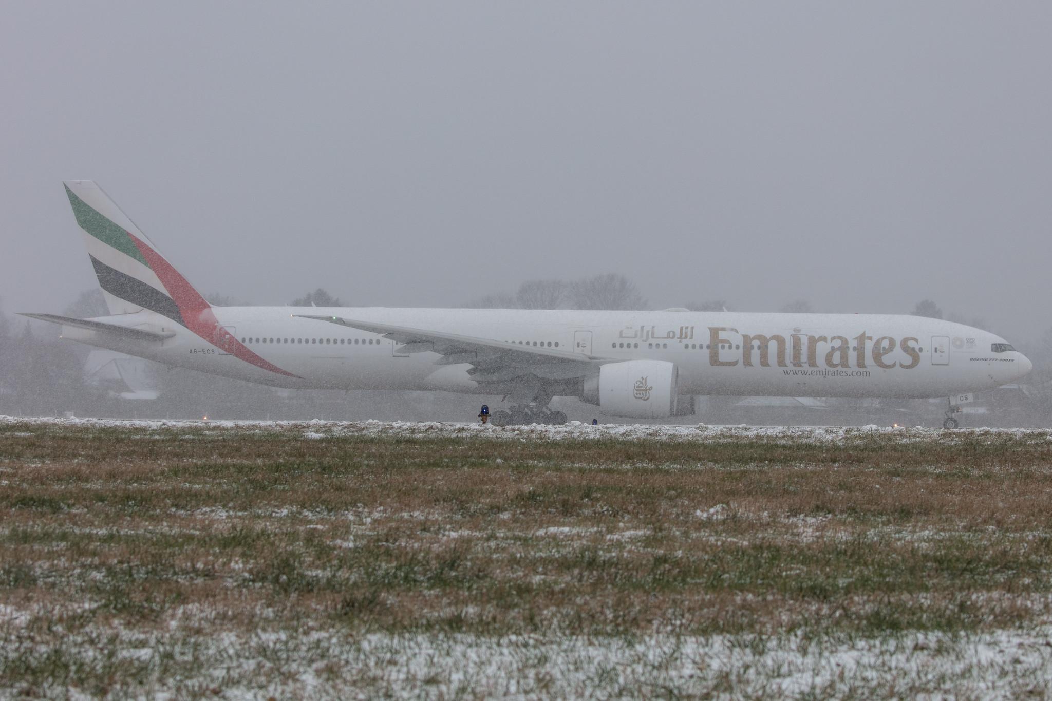 Hamburg Airport: Emirates (EK / UAE) |  Boeing 777-31H(ER) B77W | A6-ECS | MSN 38980