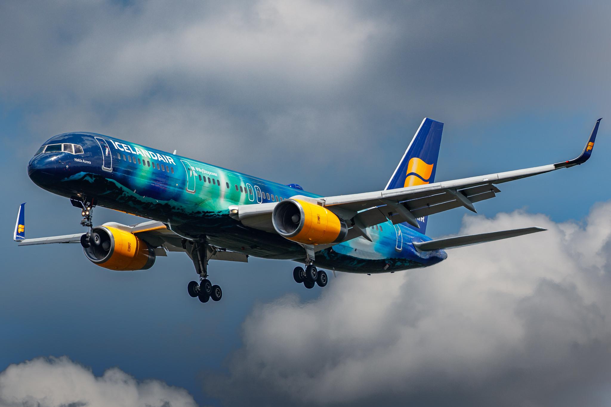 Frankfurt Airport: Icelandair (FI / ICE) |  Livery: Aurora Borealis Livery |  Boeing 757-256 B752 | TF-FIU | MSN 26243