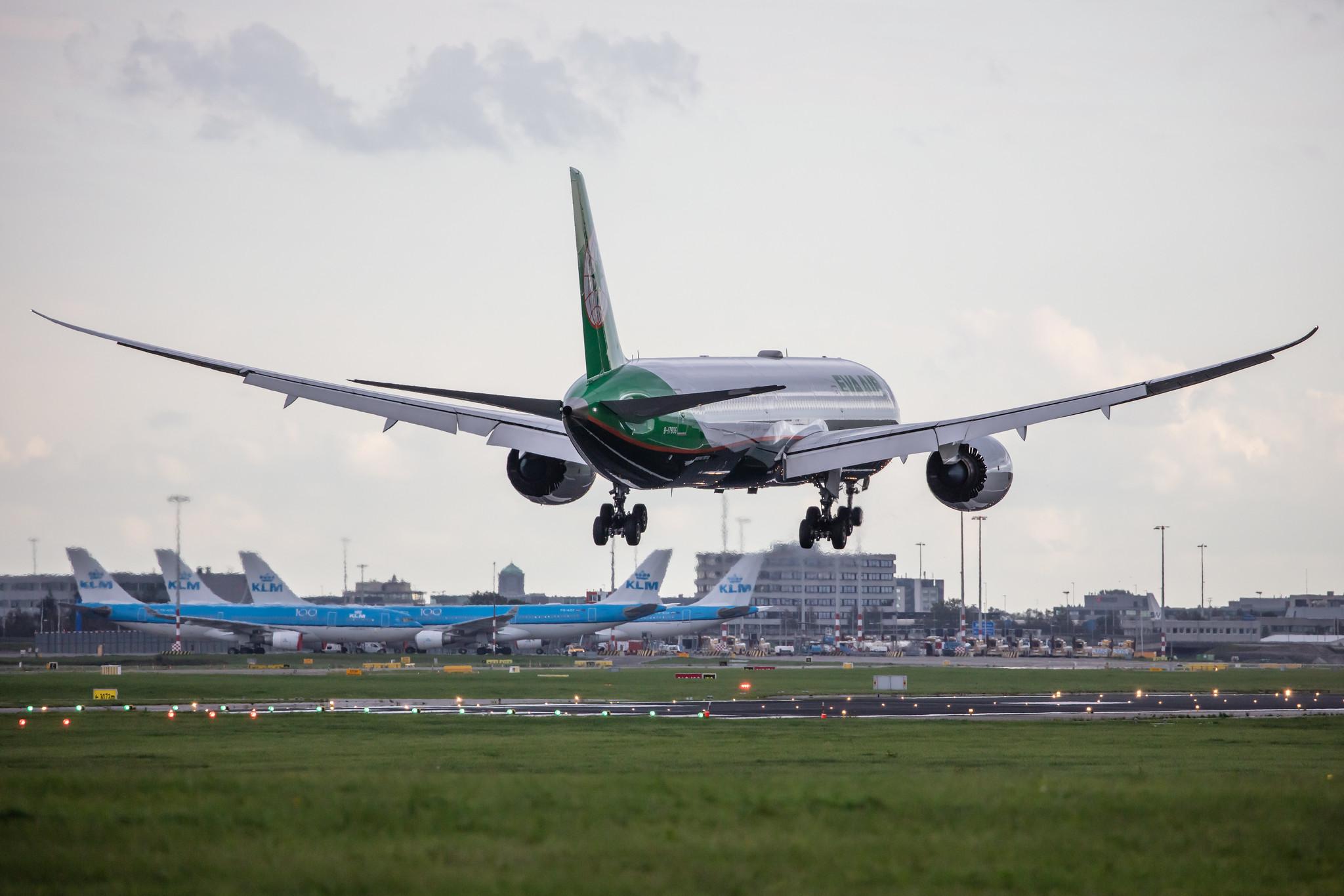 Amsterdam Schiphol: EVA Air (BR / EVA) |  Boeing 787-10 Dreamliner B78X | B-17806 | MSN 60289