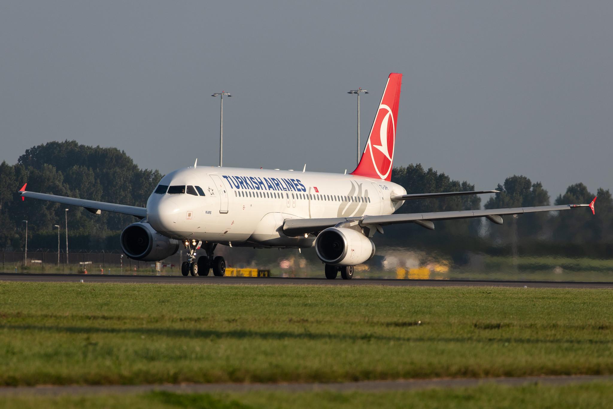 Amsterdam Schiphol: Turkish Airlines (TK / THY) |  Airbus A320-232 A320 | TC-JPH | MSN 3185