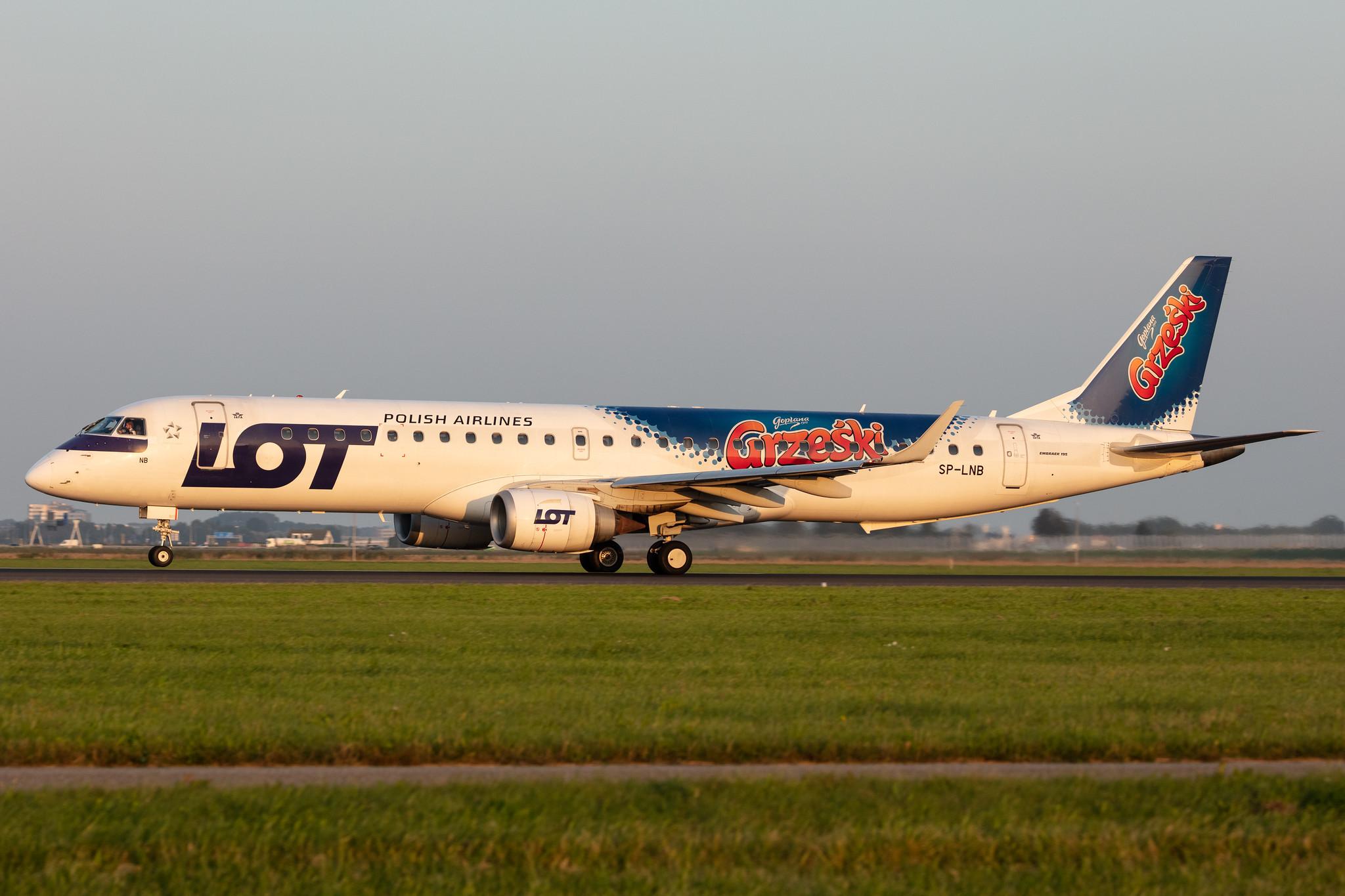 Amsterdam Schiphol: LOT (LO / LOT) |  Livery: Grzeski Livery |  Embraer E195LR E195 | SP-LNB | MSN 19000444