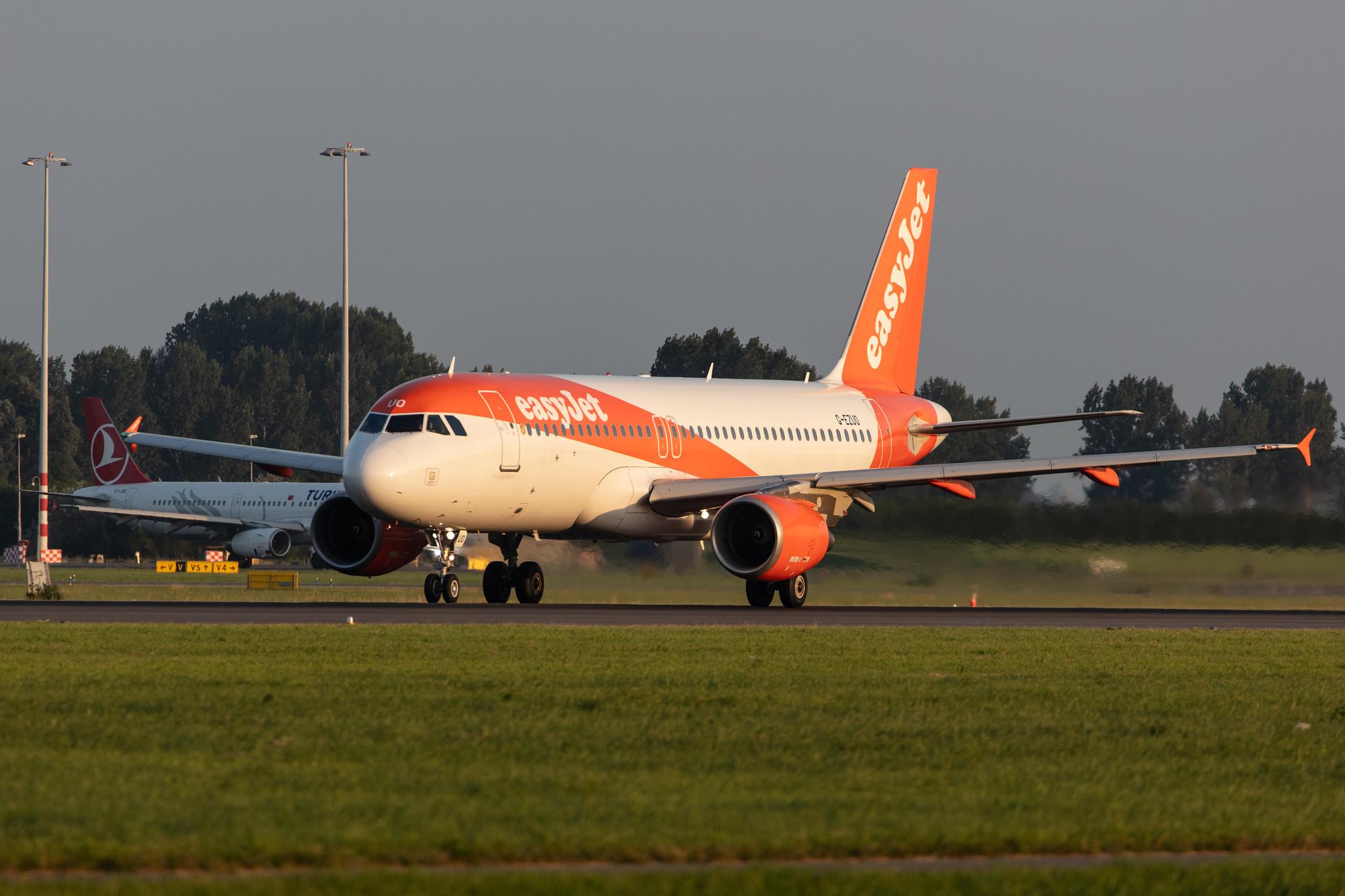 Amsterdam Schiphol: easyJet (U2 / EZY) |  Airbus A320-214 A320 | G-EZUO | MSN 5052