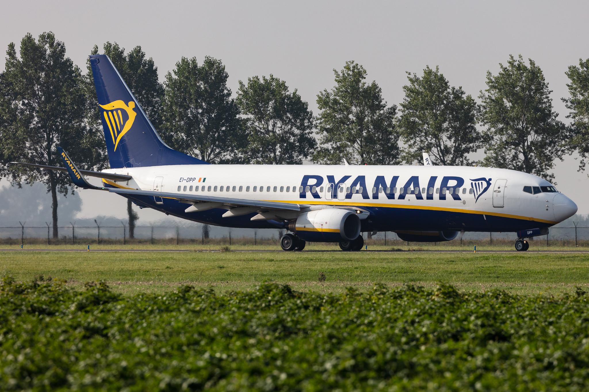 Amsterdam Schiphol: Ryanair (FR / RYR) |  Boeing 737-8AS B738 | EI-DPP | MSN 33613