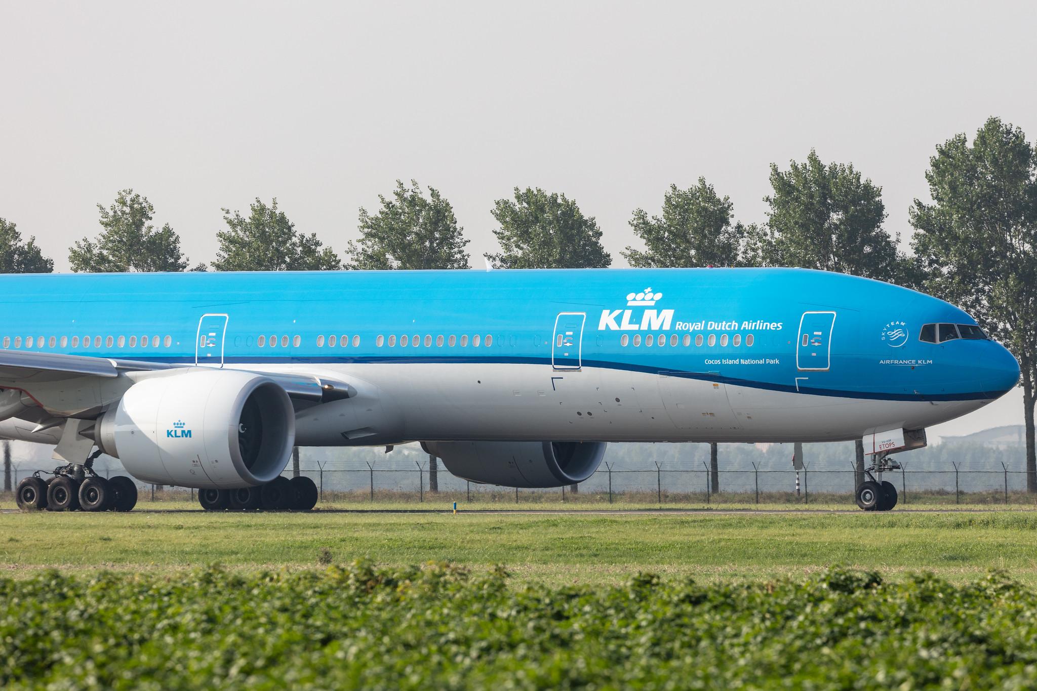 Amsterdam Schiphol: KLM (KL / KLM) |  Boeing 777-300(ER) B77W | PH-BVV | MSN 66888