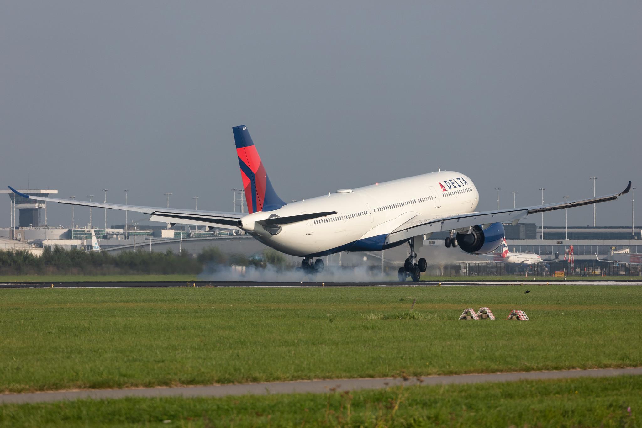 Amsterdam Schiphol: Delta Air Lines (DL / DAL) |  Airbus A330-941 A339 | N409DX | MSN 1983