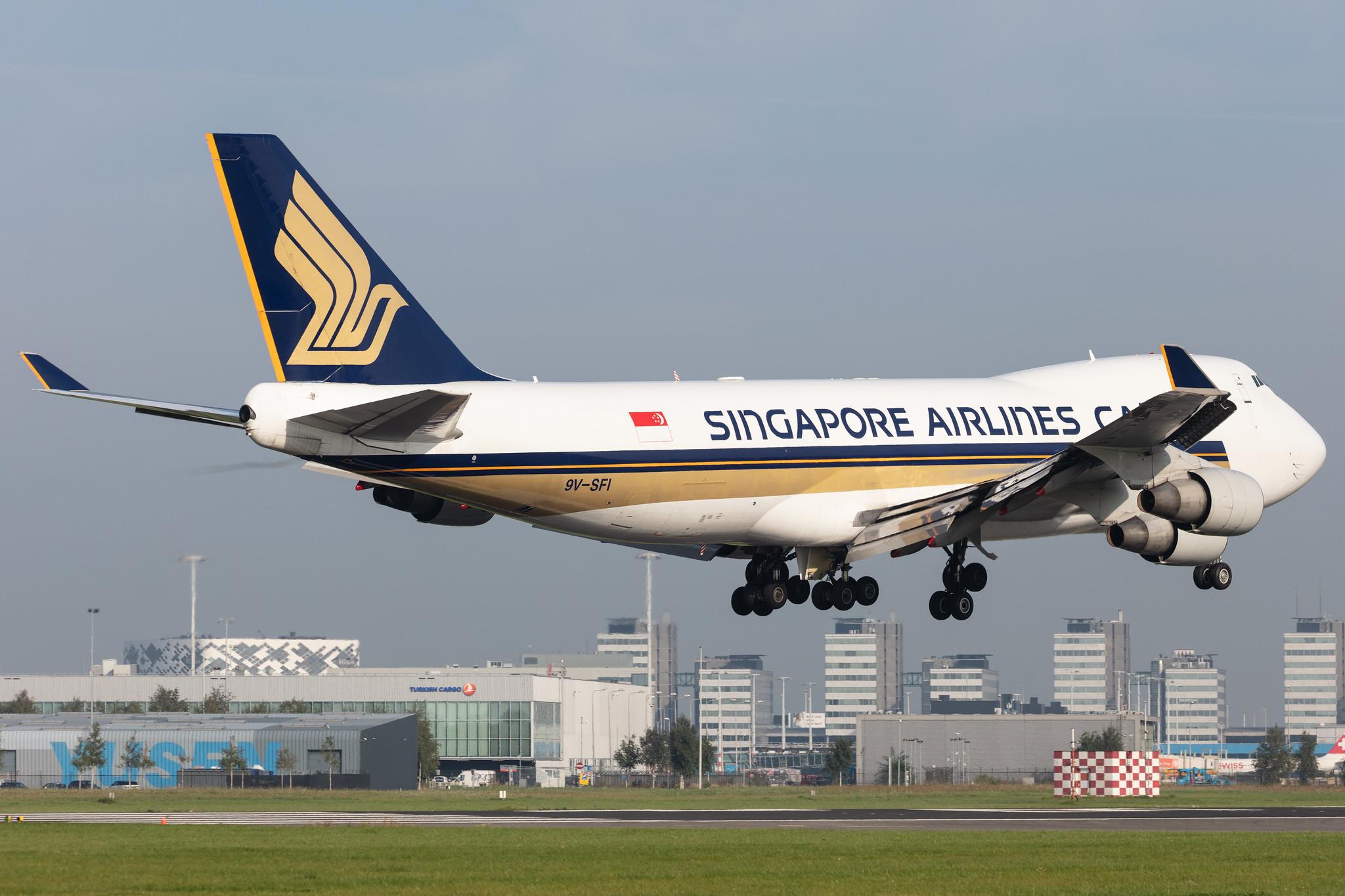 Amsterdam Schiphol: Singapore Airlines Cargo (SQ / SIA) | Operator: Singapore Airlines |  Boeing 747-412F(SCD) B744 | 9V-SFI | MSN 28027