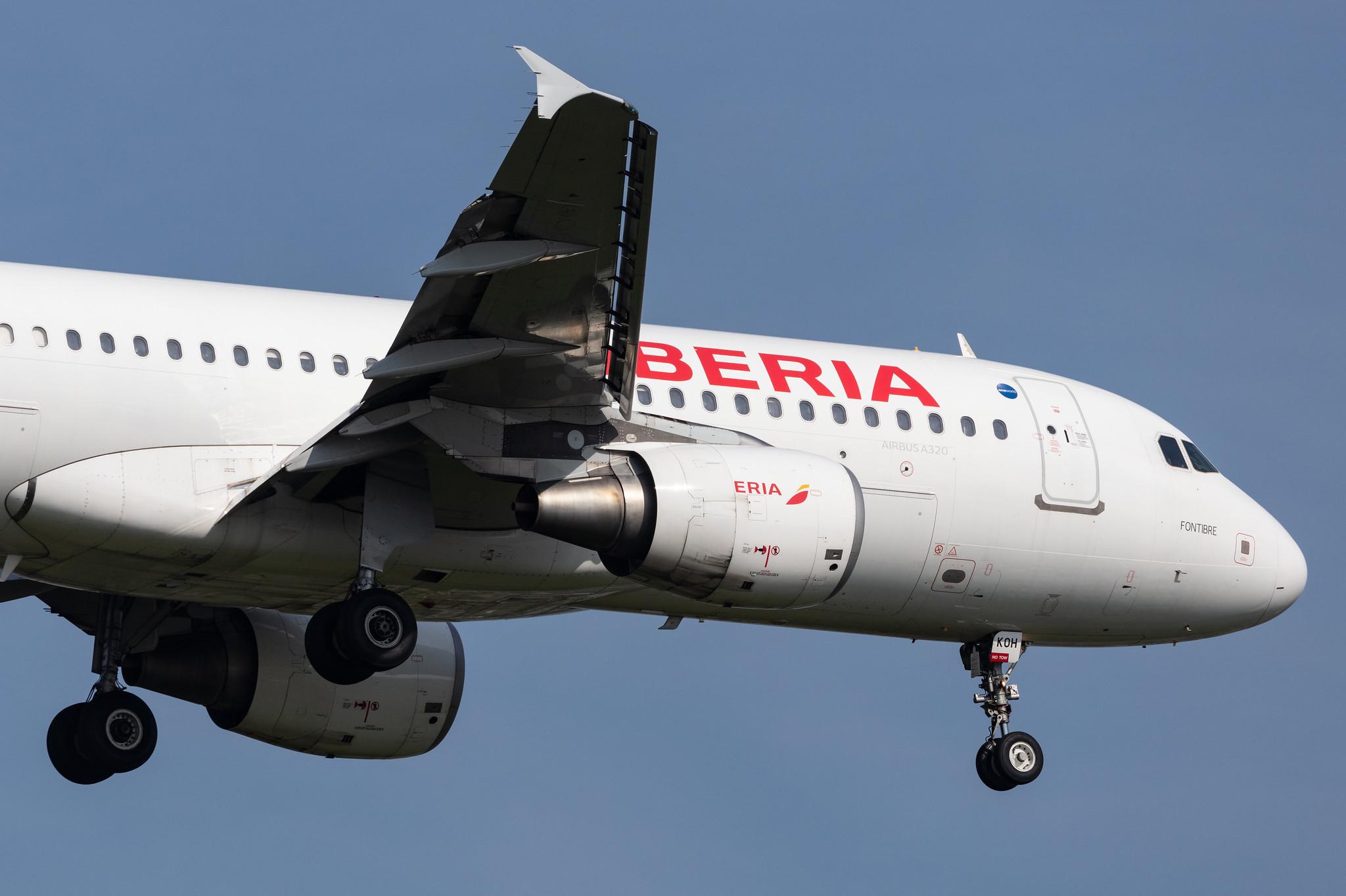 Amsterdam Schiphol: Iberia (IB / IBE) |  Airbus A320-214 A320 | EC-KOH | MSN 2248