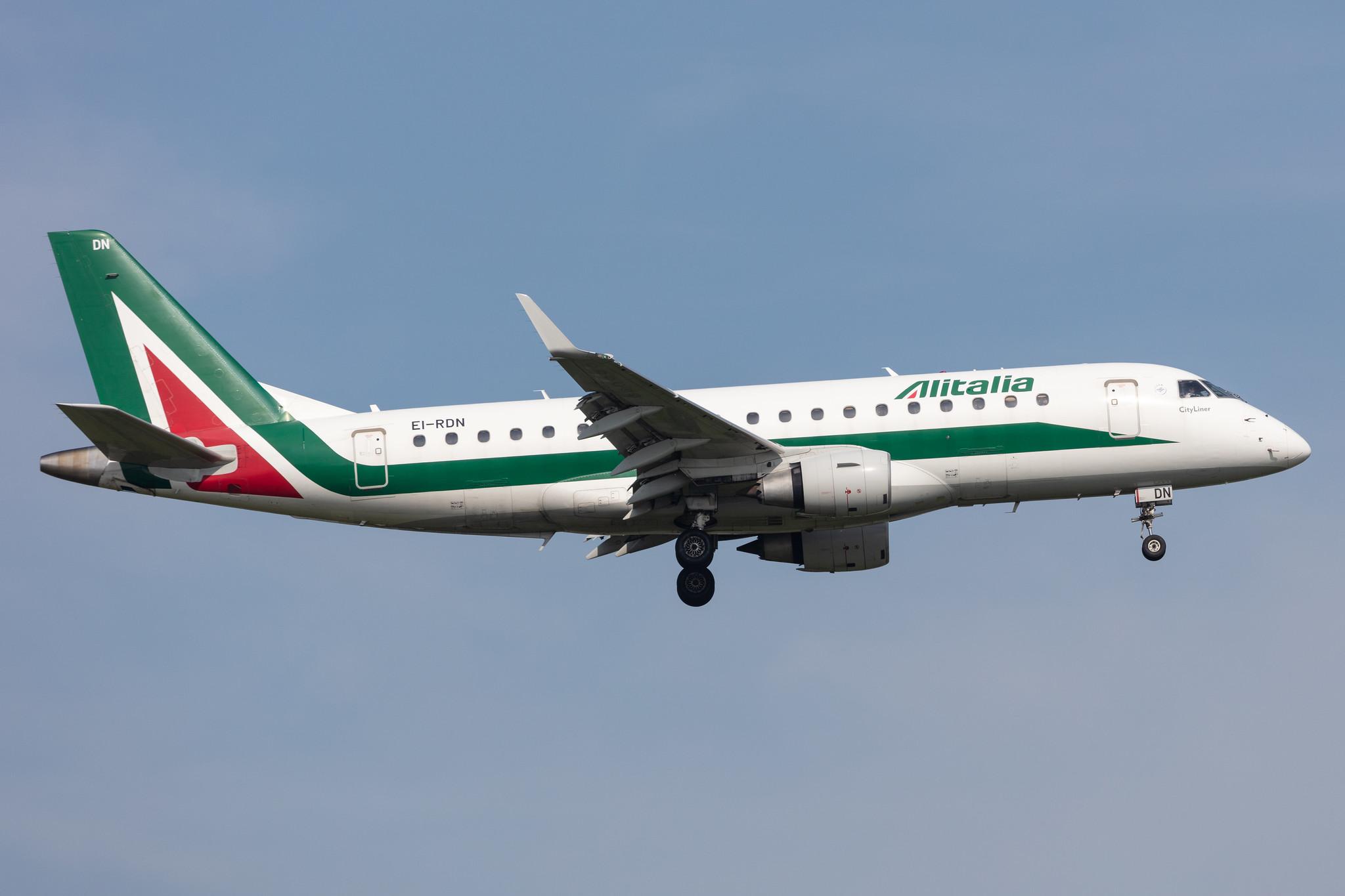 Amsterdam Schiphol: Alitalia (AZ / AZA) | Operator: Alitalia CityLiner |  Embraer E175STD E75S | EI-RDN | MSN 17000347