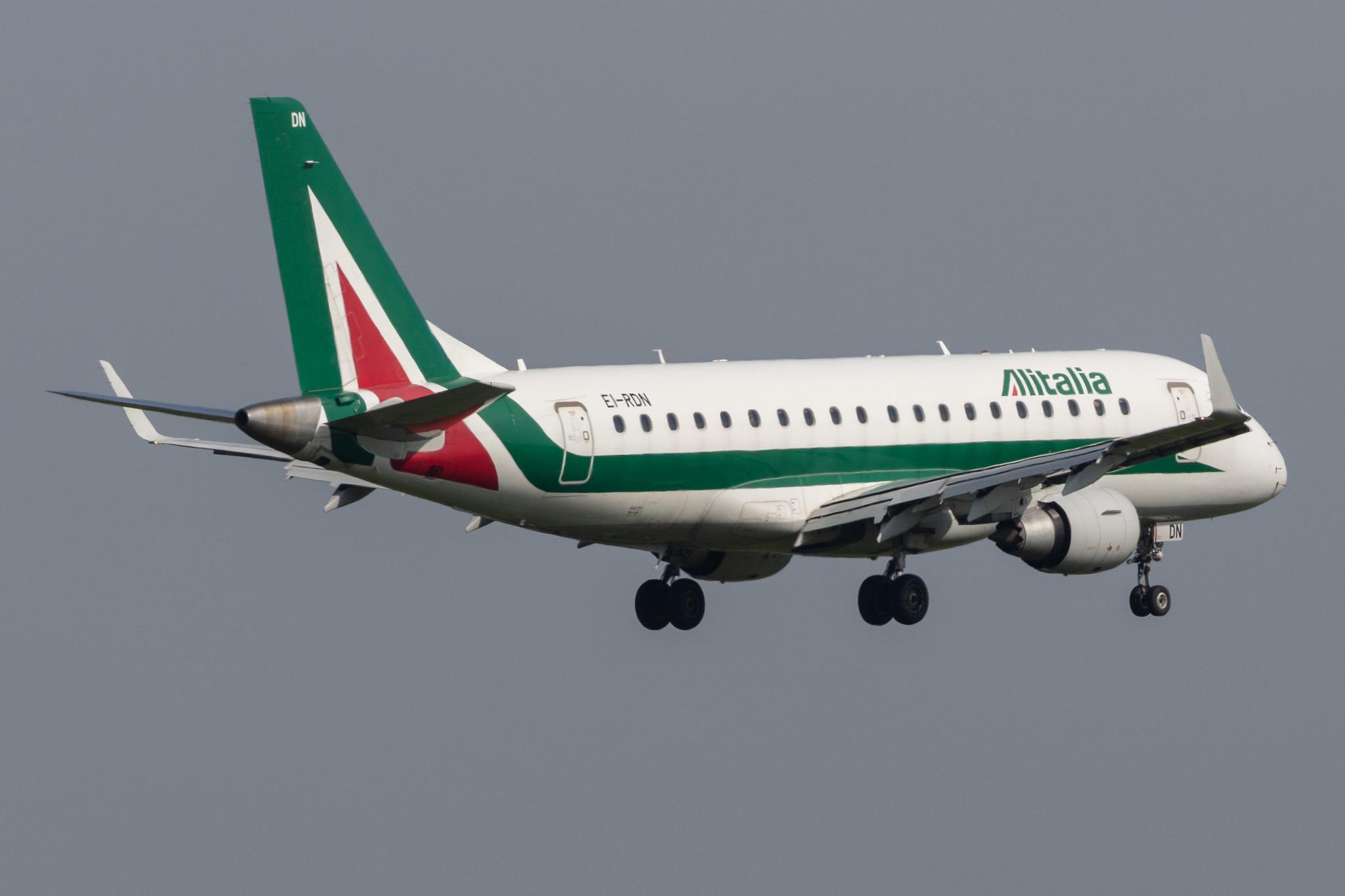 Amsterdam Schiphol: Alitalia (AZ / AZA) | Operator: Alitalia CityLiner |  Embraer E175STD E75S | EI-RDN | MSN 17000347