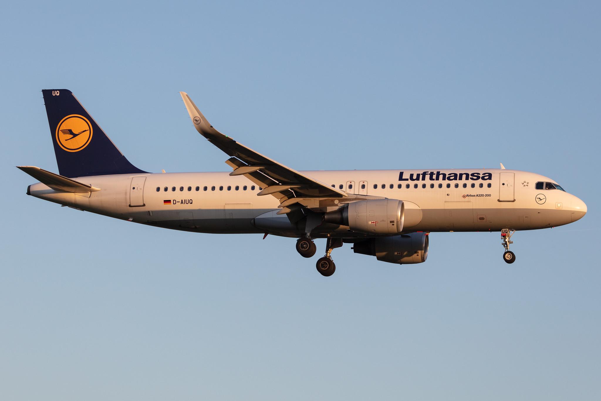 Hamburg Airport: Lufthansa (LH / DLH) |  Airbus A320-214 A320 | D-AIUQ | MSN 6947