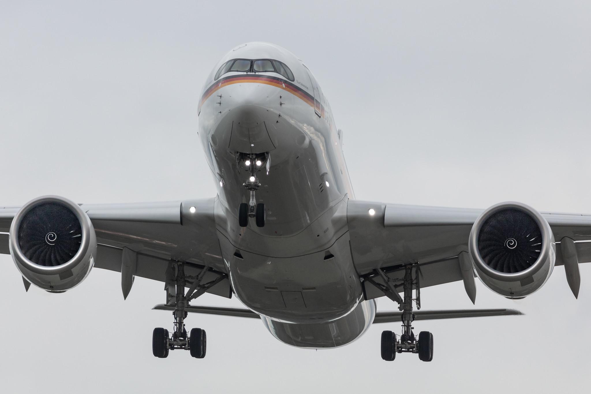 Hamburg Airport: German Air Force  (/ GAF) | Airbus A350-941 A359  | 10+03 | MSN 416