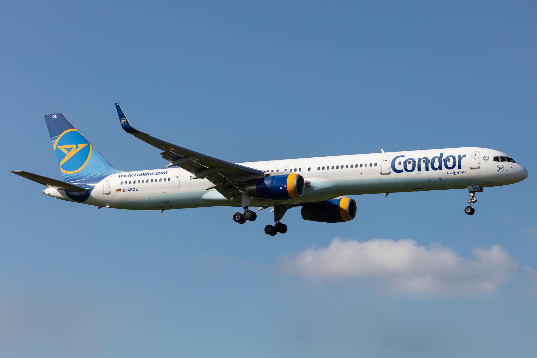 Hamburg Airport: Condor (DE / CFG) |  Boeing 757-330 B753 | D-ABOE | MSN 29012