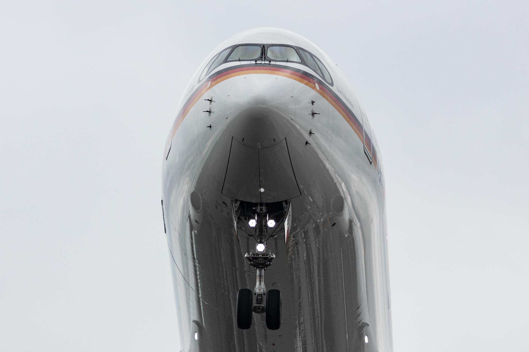 Hamburg Airport: German Air Force  (/ GAF) | Airbus A350-941 A359  | 10+03 | MSN 416