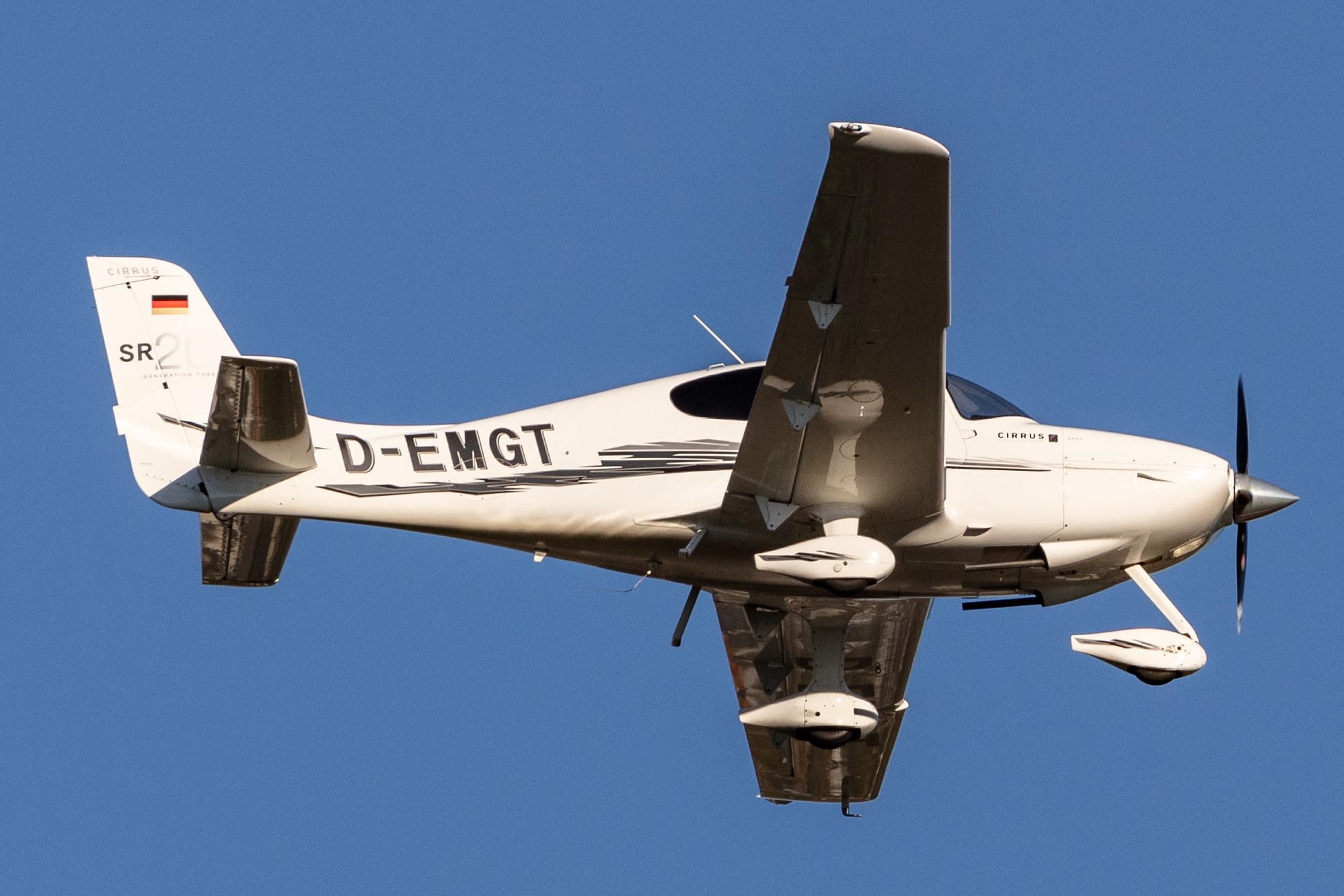 Hamburg Airport: Private owner |  Cirrus SR20 SR20 | D-EMGT | MSN 1951