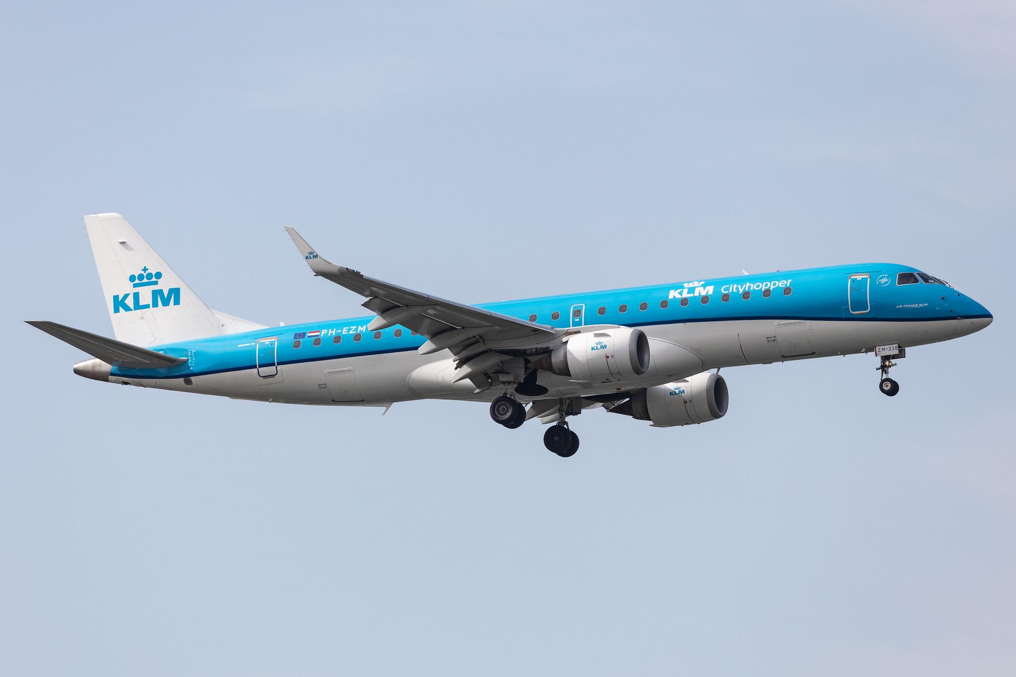 Amsterdam Schiphol: KLM (KL / KLM) | Operator: KLM Cityhopper |  Embraer E190STD E190 | PH-EZM | MSN 19000338