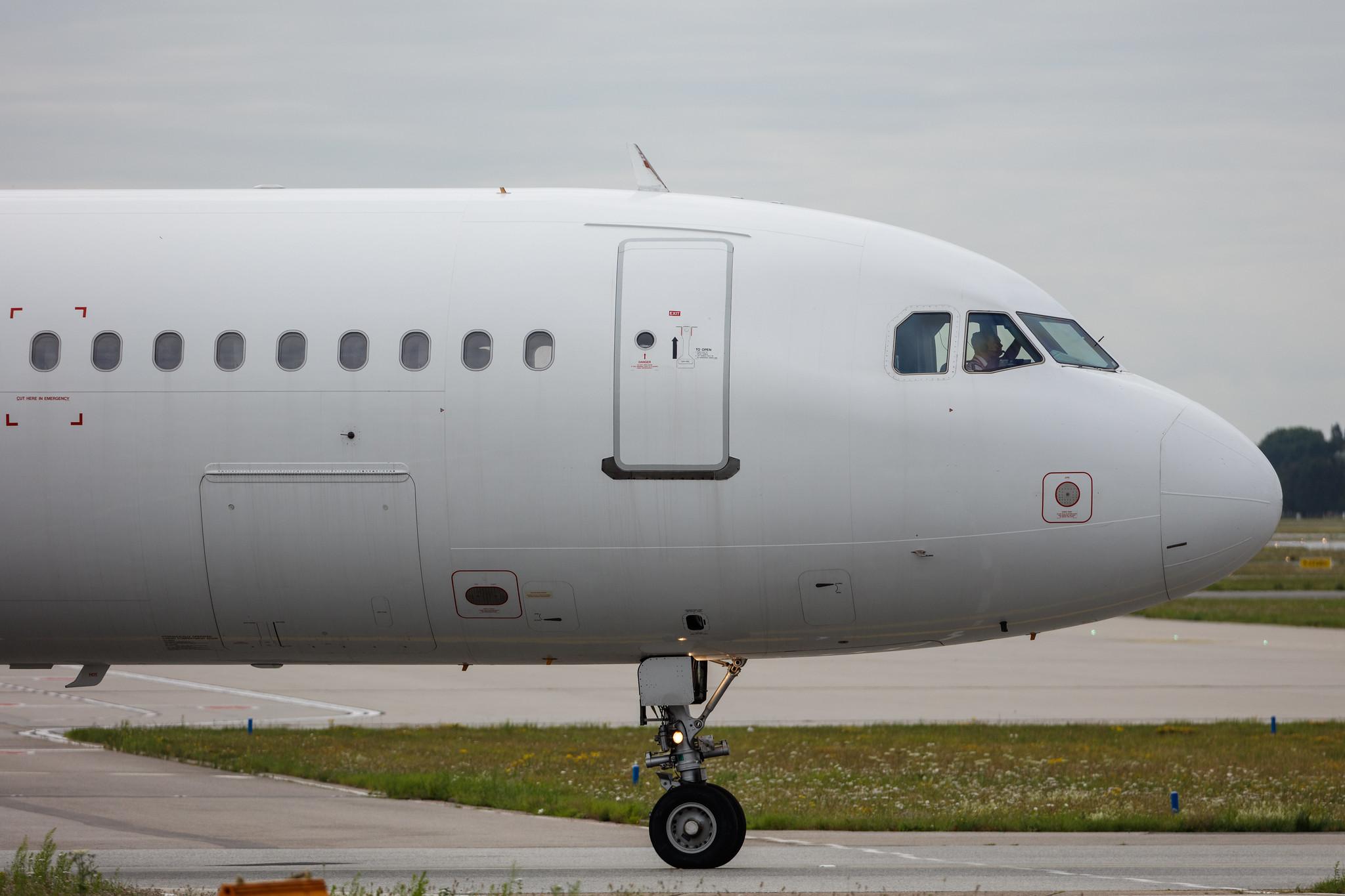 Hamburg Airport: Danish Air Transport (DX / DTR) | Operator: DAT |  Airbus A321-231 A321 | OY-RUU | MSN 0878