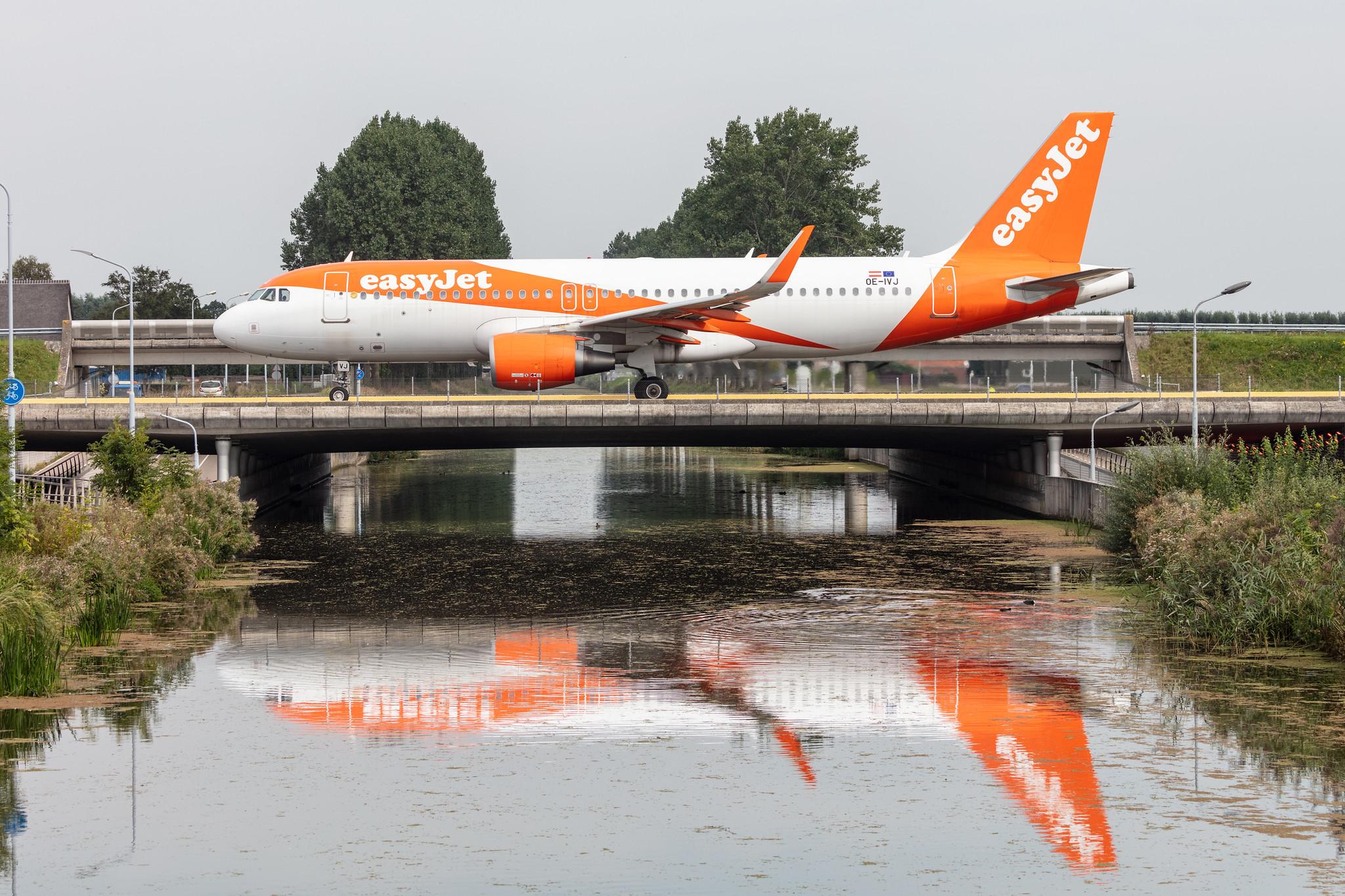 Amsterdam Schiphol: easyJet (U2 / EZY) | Operator: easyJet Europe |  Airbus A320-214 A320 | OE-IVJ | MSN 5688