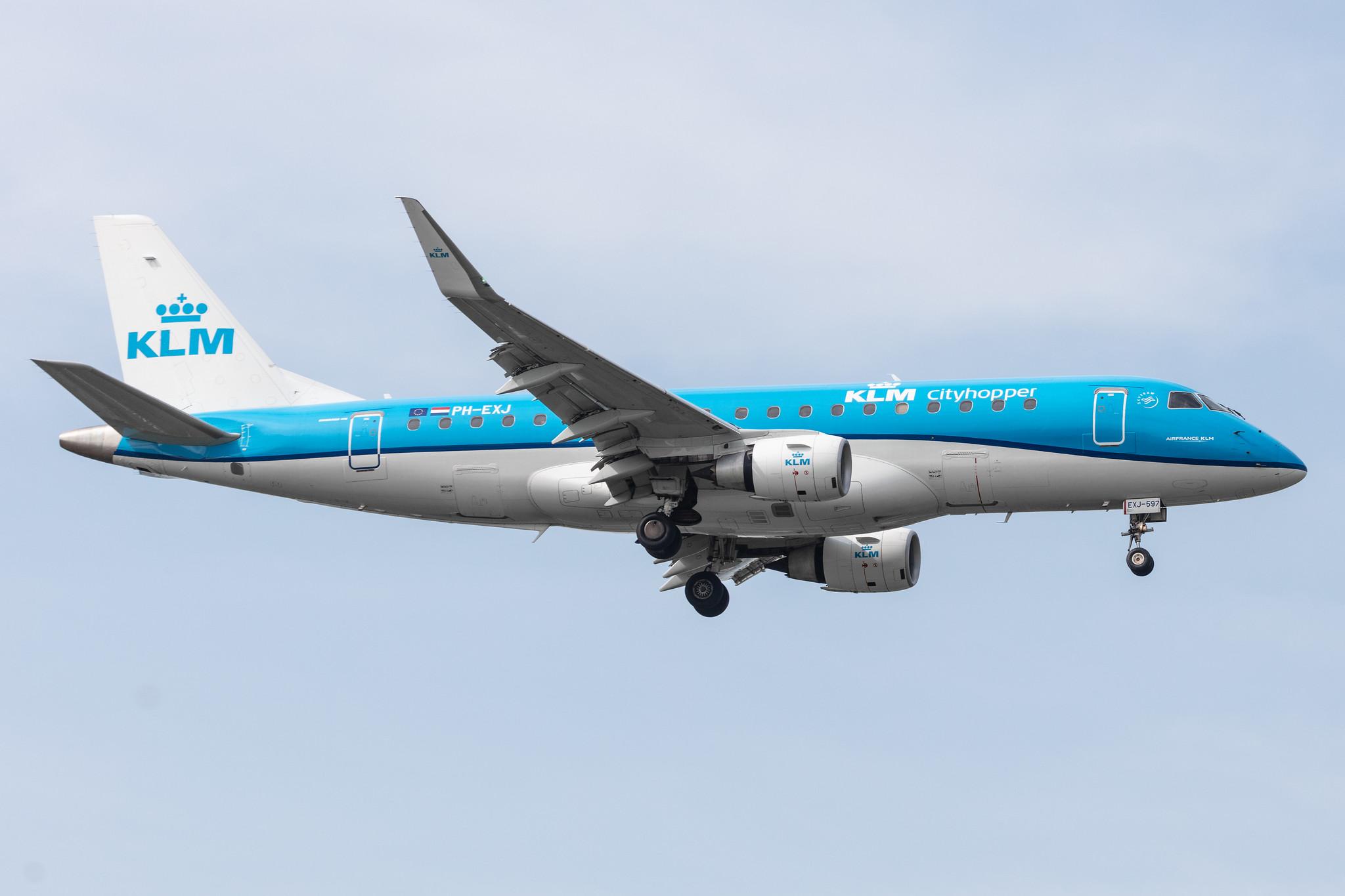 Amsterdam Schiphol: KLM (KL / KLM) | Operator: KLM Cityhopper |  Embraer E175STD E75L | PH-EXJ | MSN 17000597