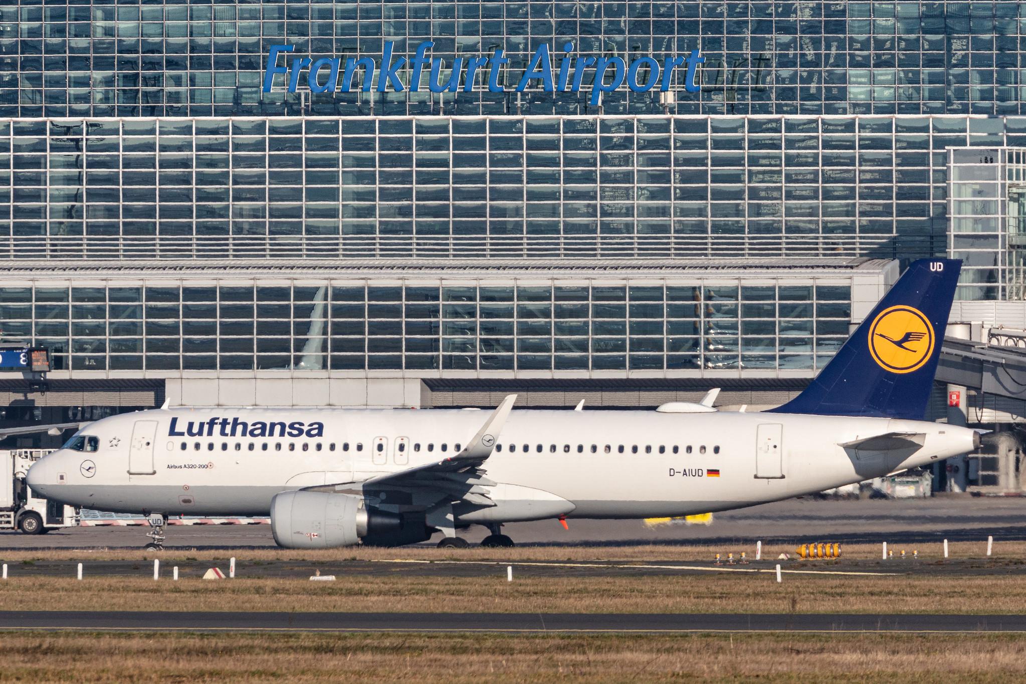 Frankfurt Airport: Lufthansa (LH / DLH) |  Airbus A320-214 A320 | D-AIUD | MSN 6033