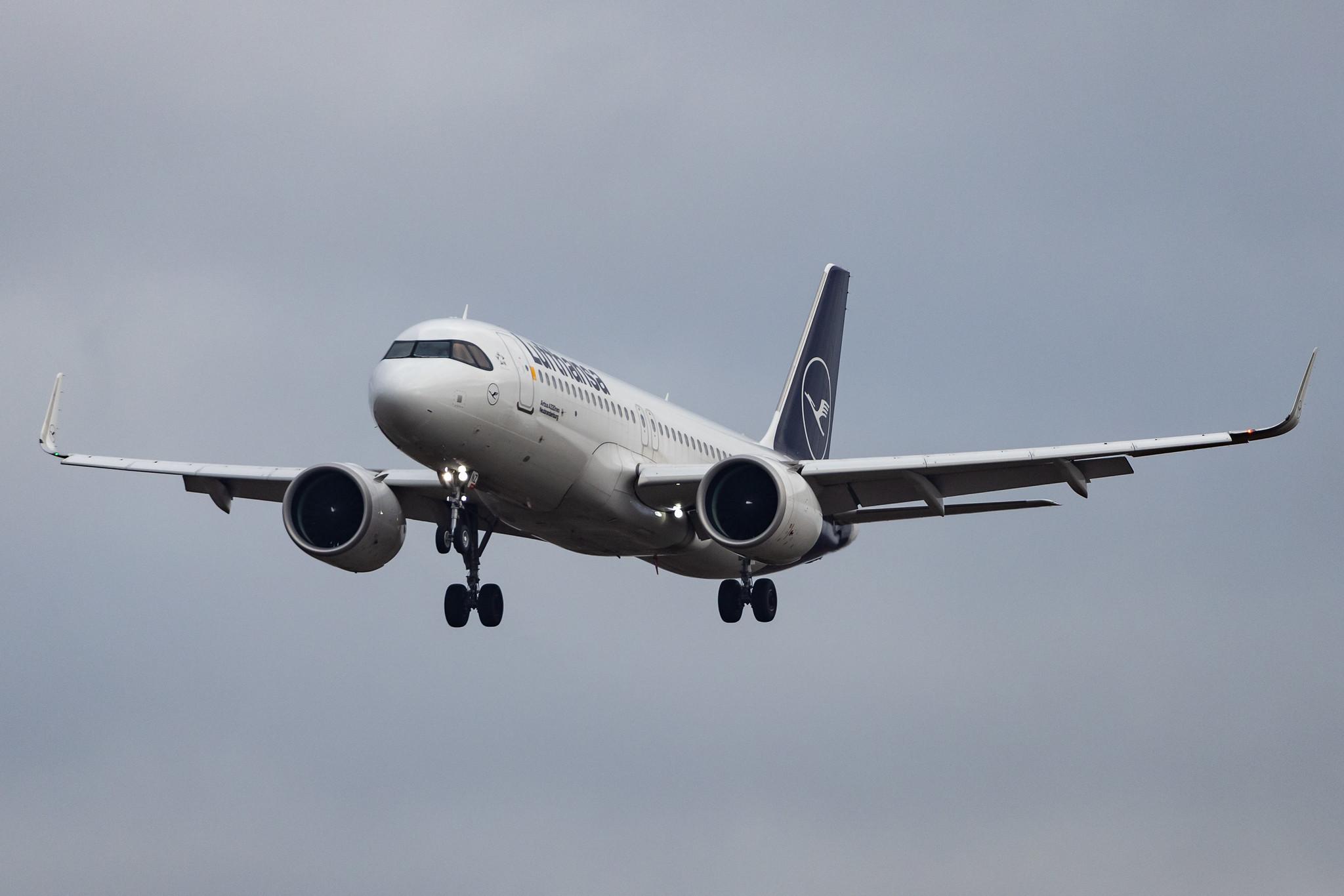 Hamburg Airport: Lufthansa (LH / DLH) |  Airbus A320-271N A20N | D-AINZ | MSN 9442