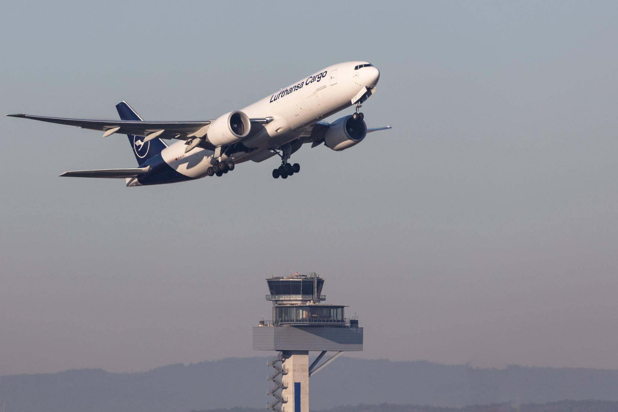 Frankfurt Airport: Lufthansa Cargo (/ GEC) |  Boeing 777-F B77L | D-ALFF | MSN 66089