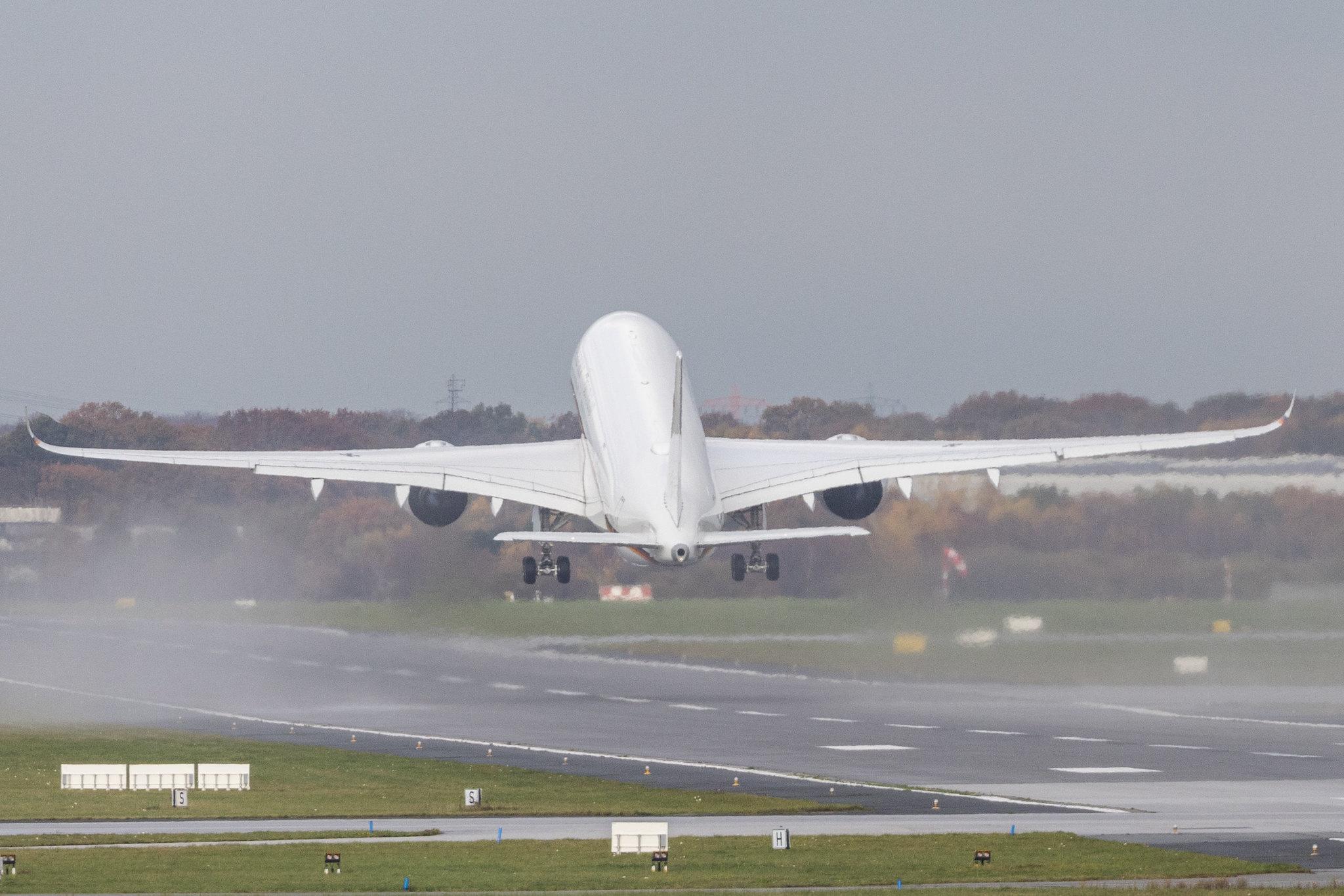 Hamburg Airport: Hamburg Airport: German Air Force  (/ GAF) | Airbus A350-941 A359  | 10+03 | MSN 416