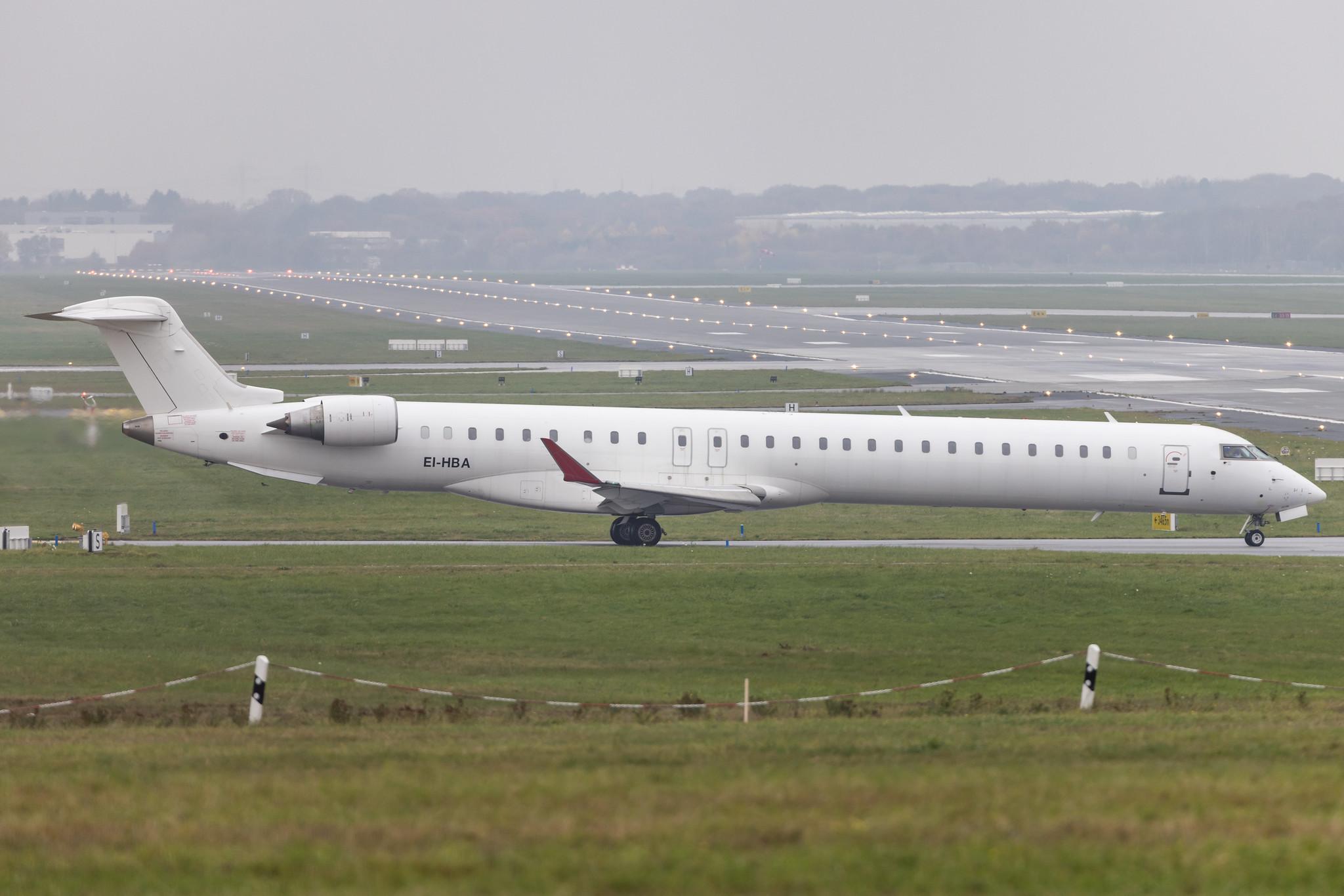 Hamburg Airport: Hibernian Airlines (HG / HBN) |  Mitsubishi CRJ-1000 CRJX | EI-HBA | MSN 19020