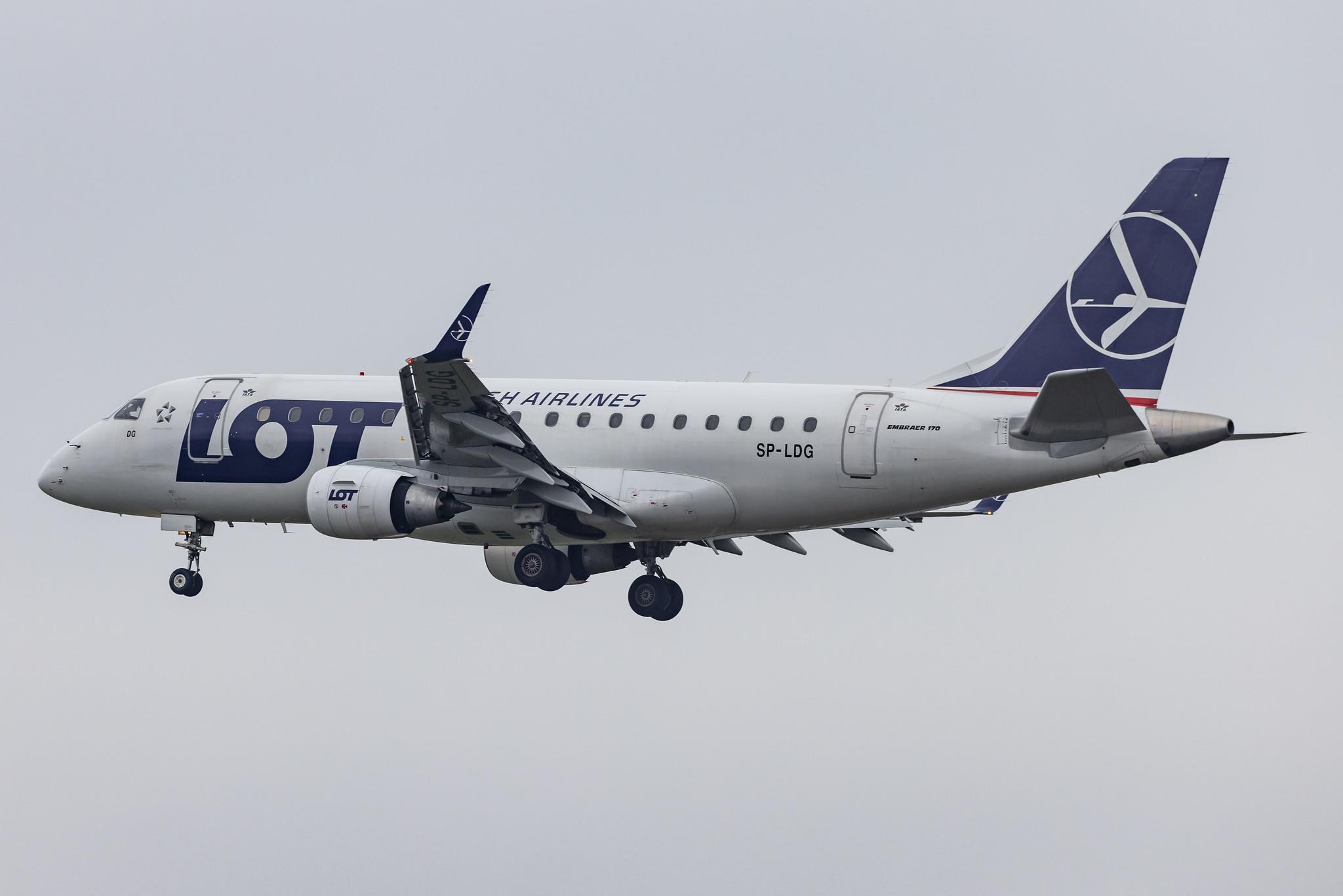 Hamburg Airport: LOT (LO / LOT) |  Embraer E170STD E170 | SP-LDG | MSN 17000065