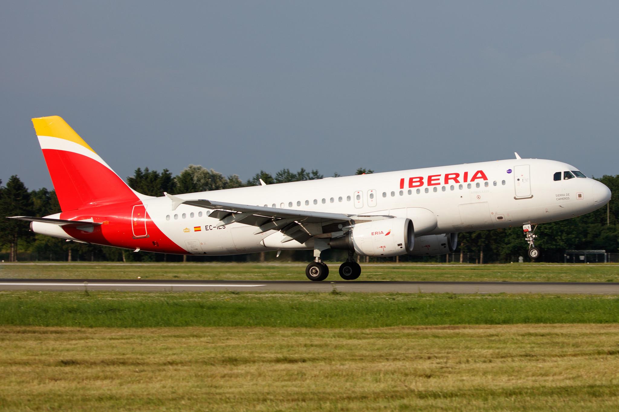 Hamburg Airport: Iberia (IB / IBE) |  Airbus A320-214 A320 | EC-ILS | MSN 1809
