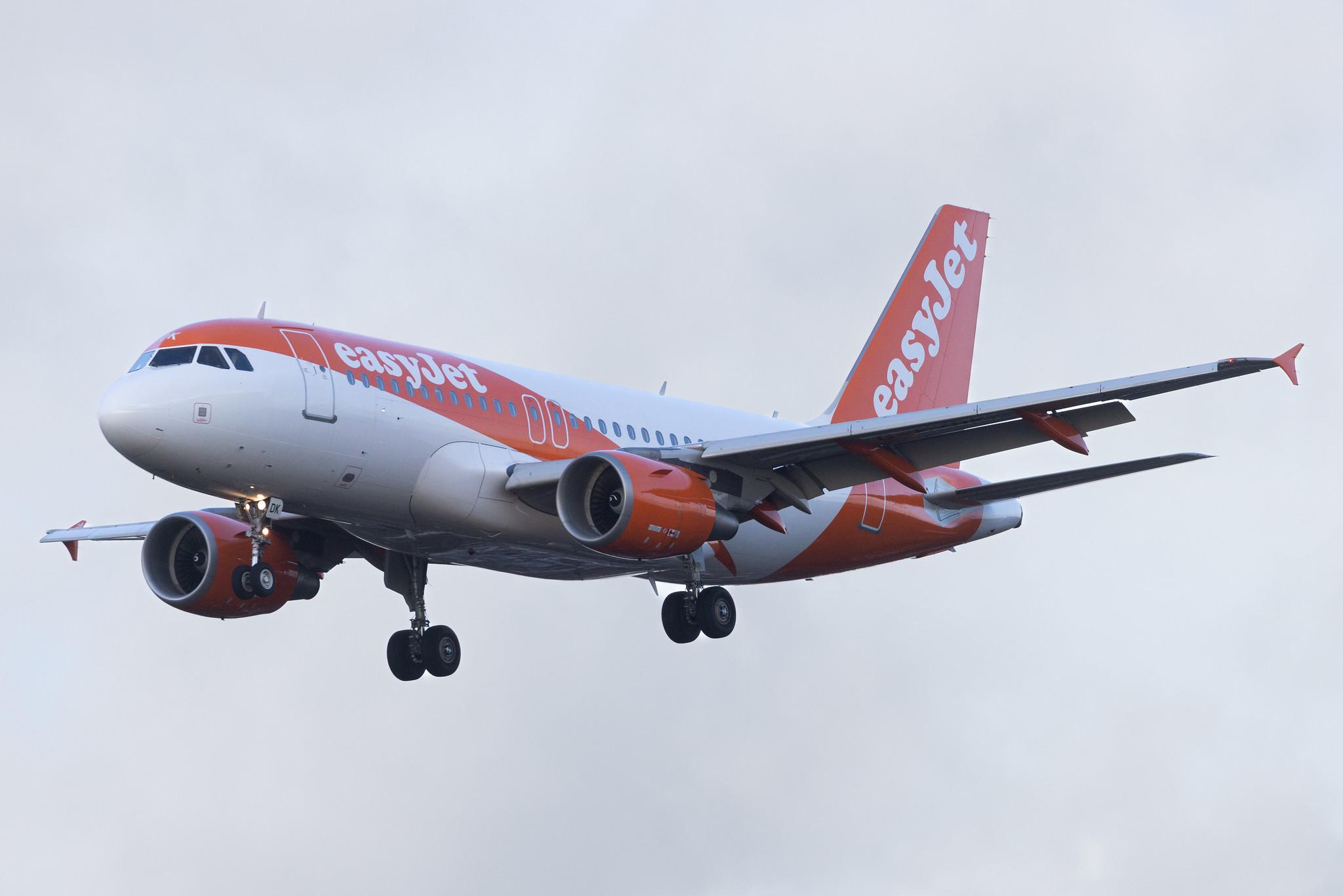 Hamburg Airport: easyJet (U2 / EZY) |  Airbus A319-112 A319 | G-EZDK | MSN 3555