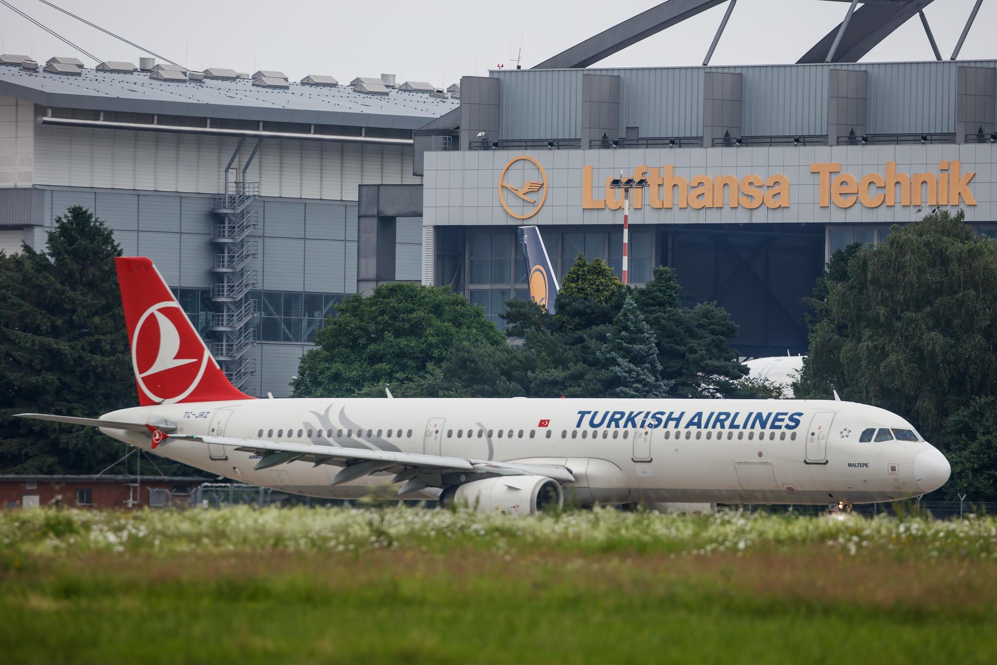 Hamburg Airport: Turkish Airlines (TK / THY) |  Airbus A321-231 A321 | TC-JRZ | MSN 5118